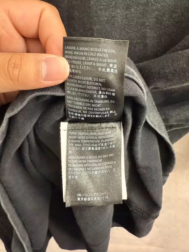 Balenciaga Balenciaga Sequined lock-up logo chest print lettering, di Size US S / EU 44-46 / 1 - 5 Thumbnail