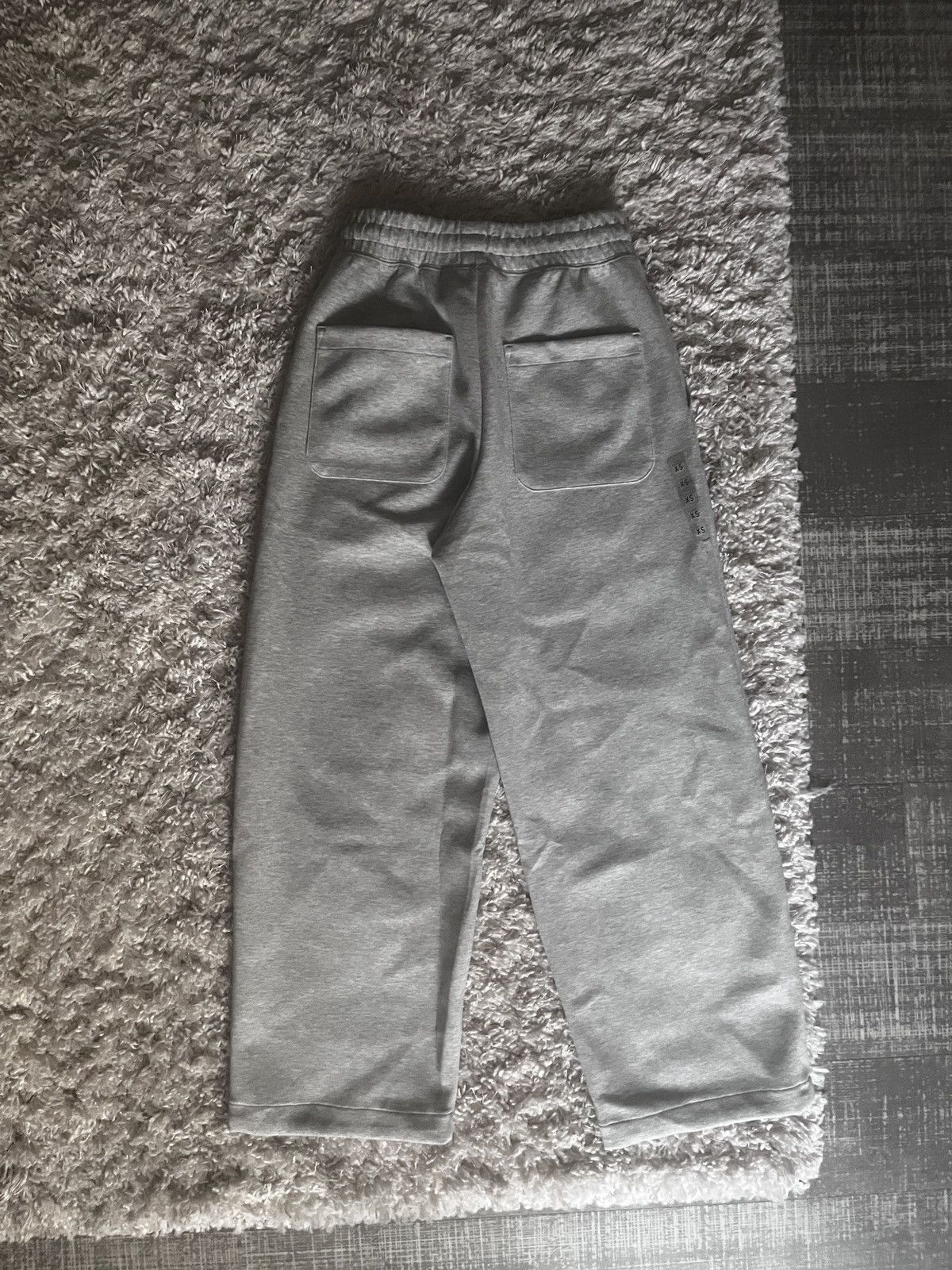 Uniqlo Uniqlo Wide Sweatpants Size US 26 / EU 42 - 2 Thumbnail
