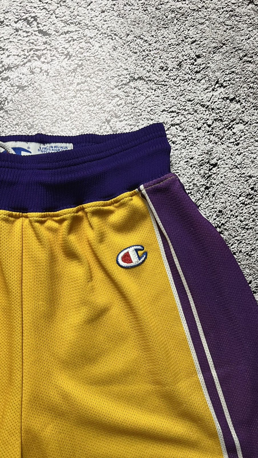 Champion VTG 90’s Los Angeles Lakers NBA Kobe Bryant champion shorts Size US 30 / EU 46 - 3 Thumbnail