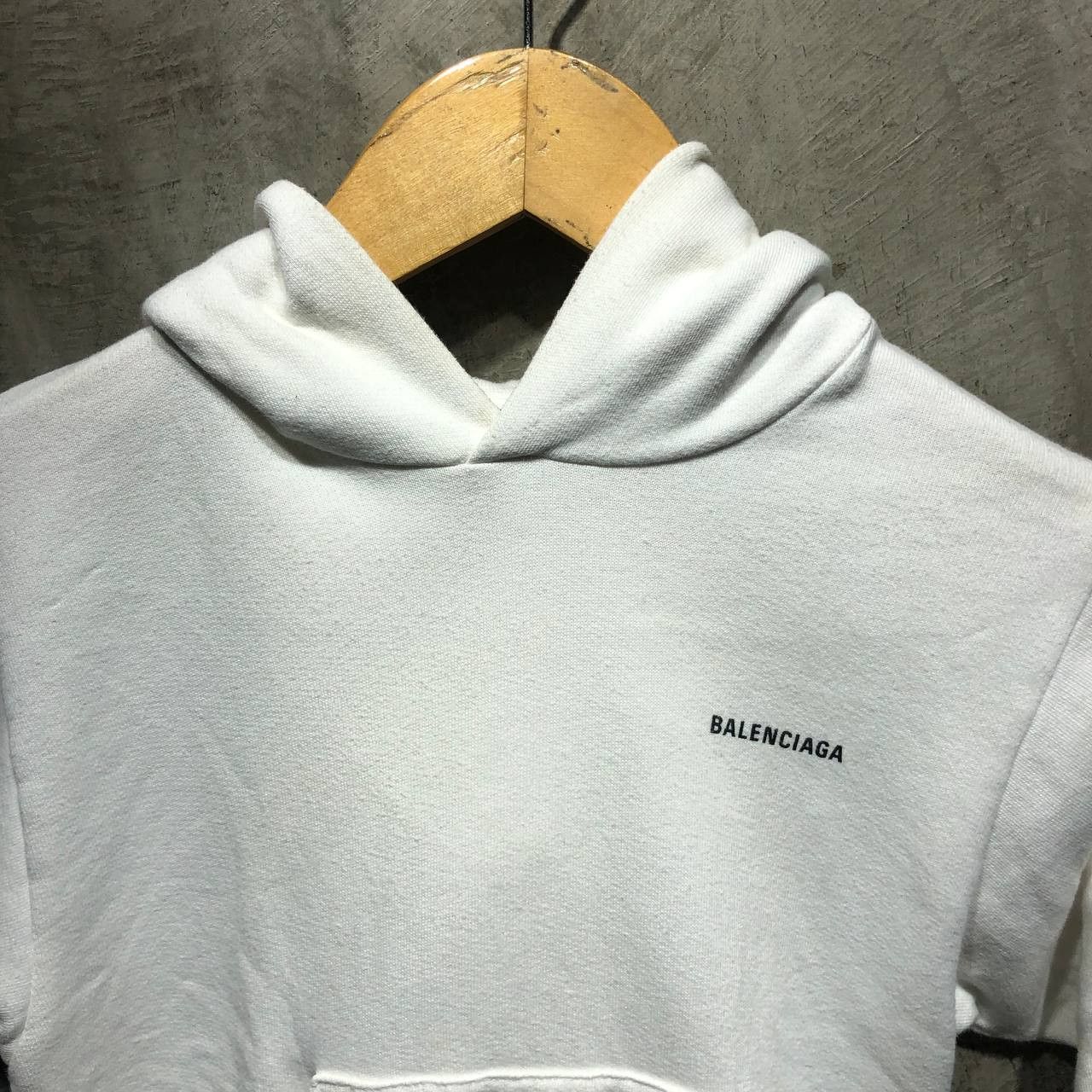 Balenciaga Balenciaga Small logo pull over hoodie for kids Size US XXS / EU 40 - 2 Thumbnail