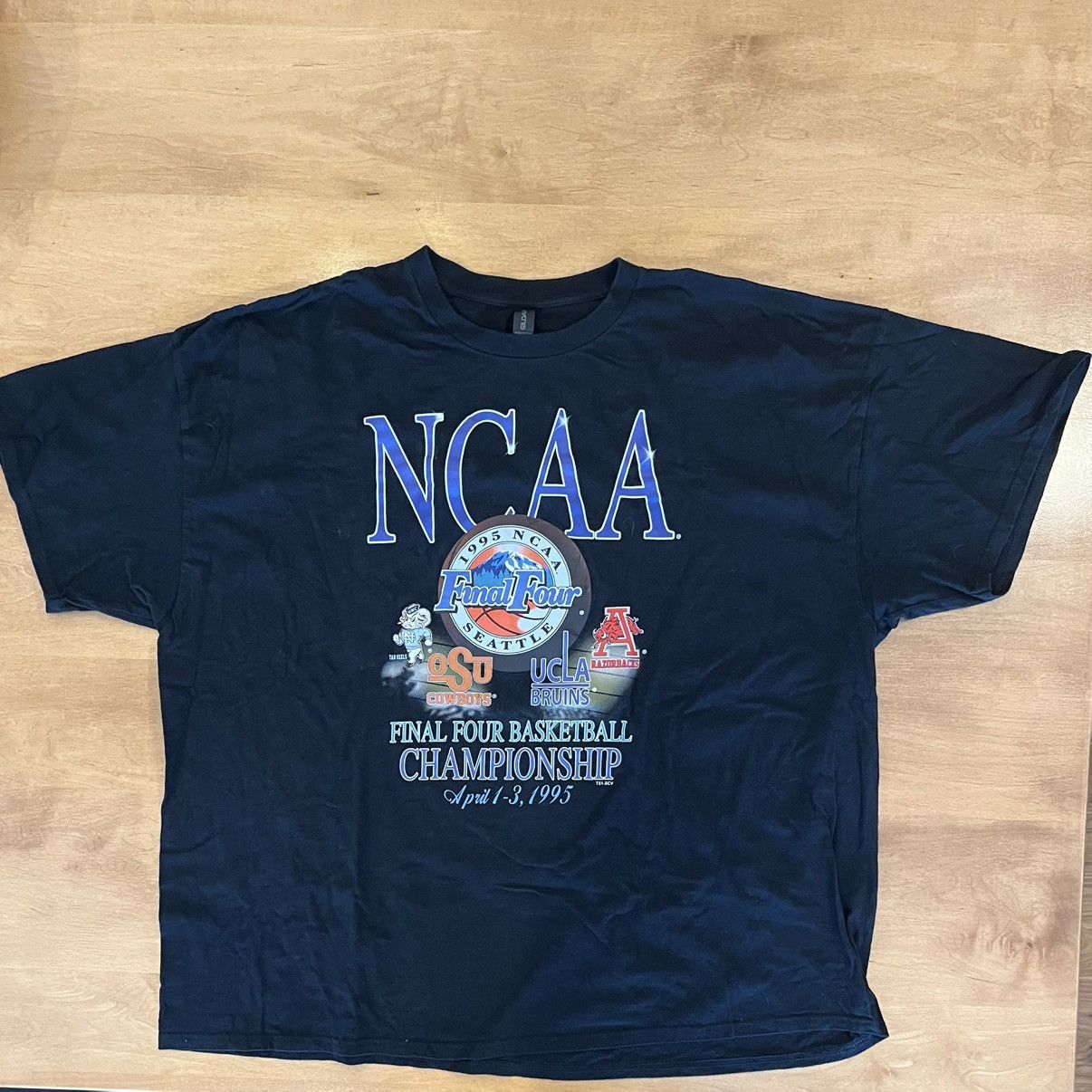 NCAA 4XL Vintage NCAA Final Four 1995 t-shirt, perfect condition Size US XXL / EU 58 / 5 - 2 Thumbnail