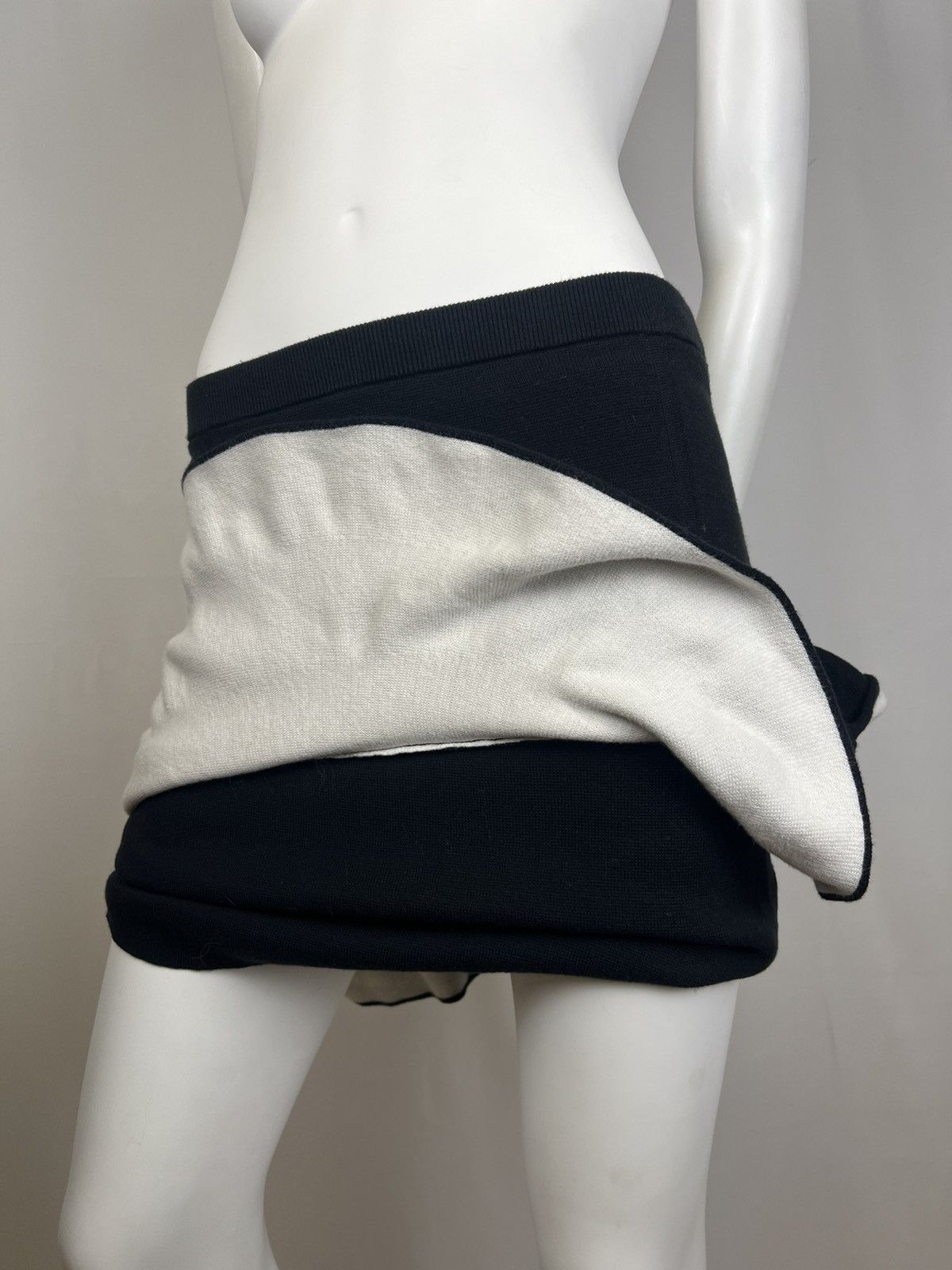 Sandro Sandro Asymmetrical Doble Layer Skirt Size 24" / US 00 / IT 34 - 2 Thumbnail