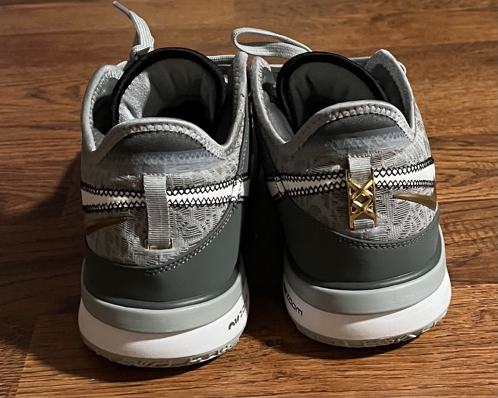 Nike Nike LeBron NXXT Gen Wolf Metallic Gold Basketball Shoes Size US 9 / EU 42 - 5 Thumbnail