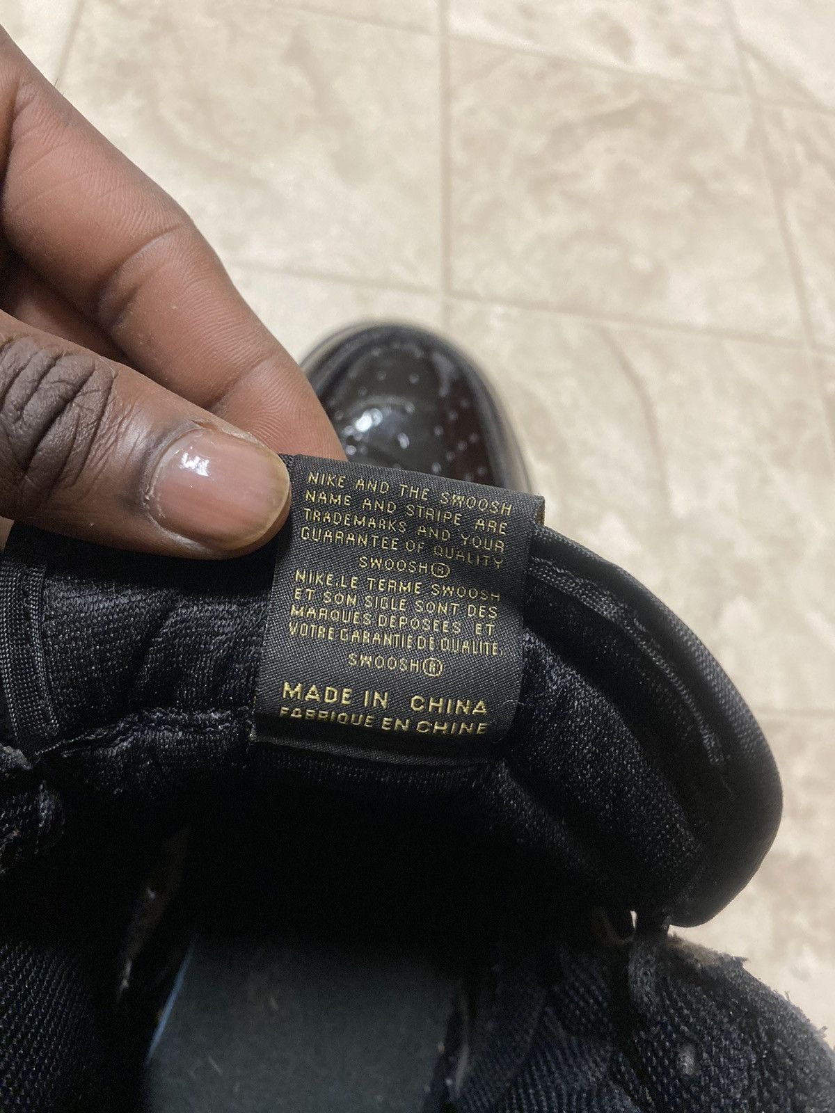 Jordan Brand Jordan 1 Retro High Black Metallic Gold (2020)s Size US 11 / EU 44 - 9 Thumbnail