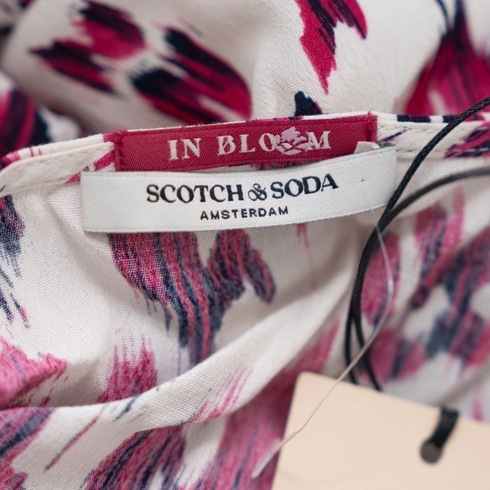Scotch & Soda Scotch & Soda. Wrap Dress In Brushed Ikat Cherry Pie. Size M / US 6-8 / IT 42-44 - 3 Thumbnail