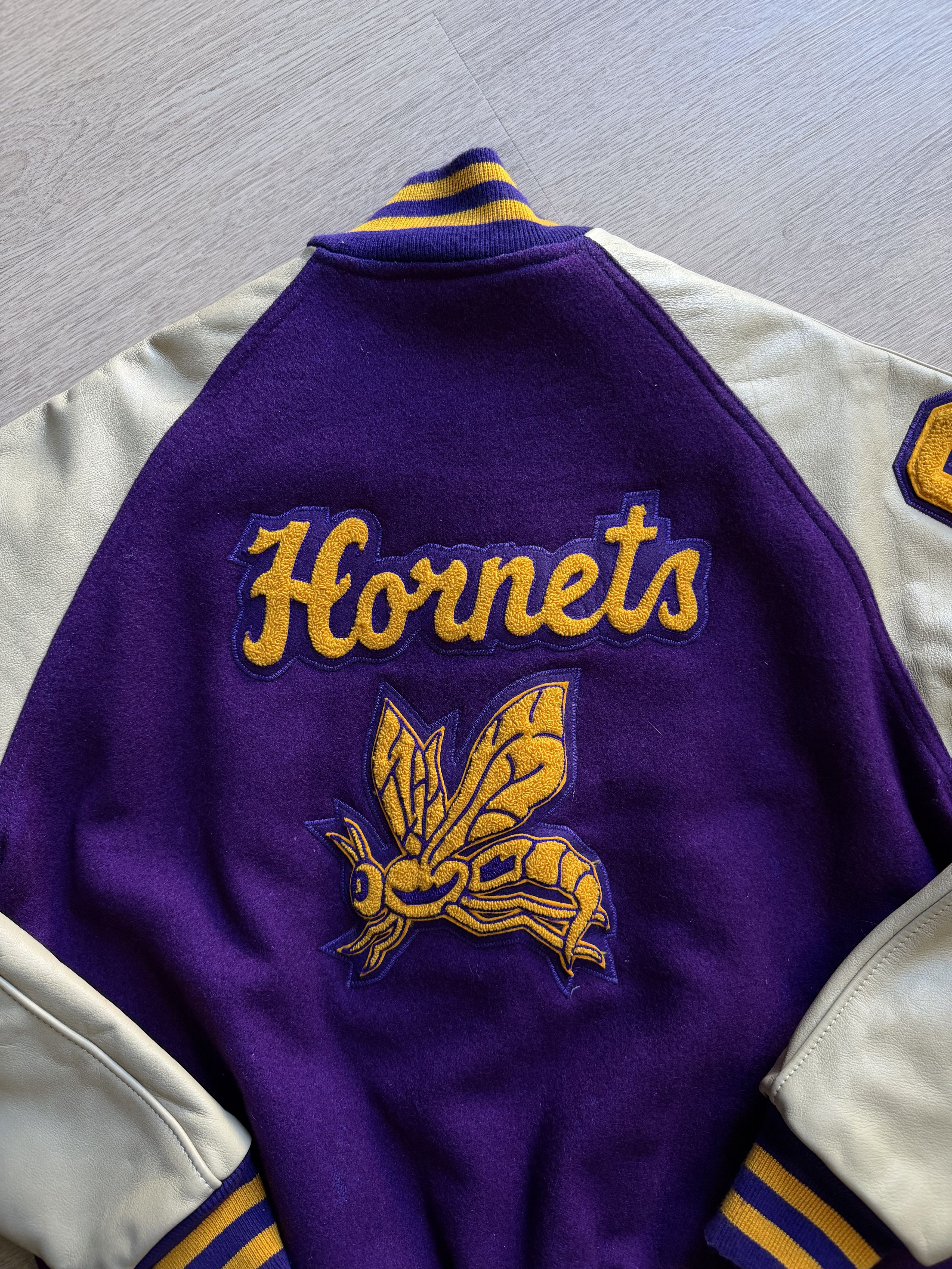 Genuine Leather Vintage '94 Hornets Basketball Varsity Leather Jacket Size US L / EU 52-54 / 3 - 4 Thumbnail
