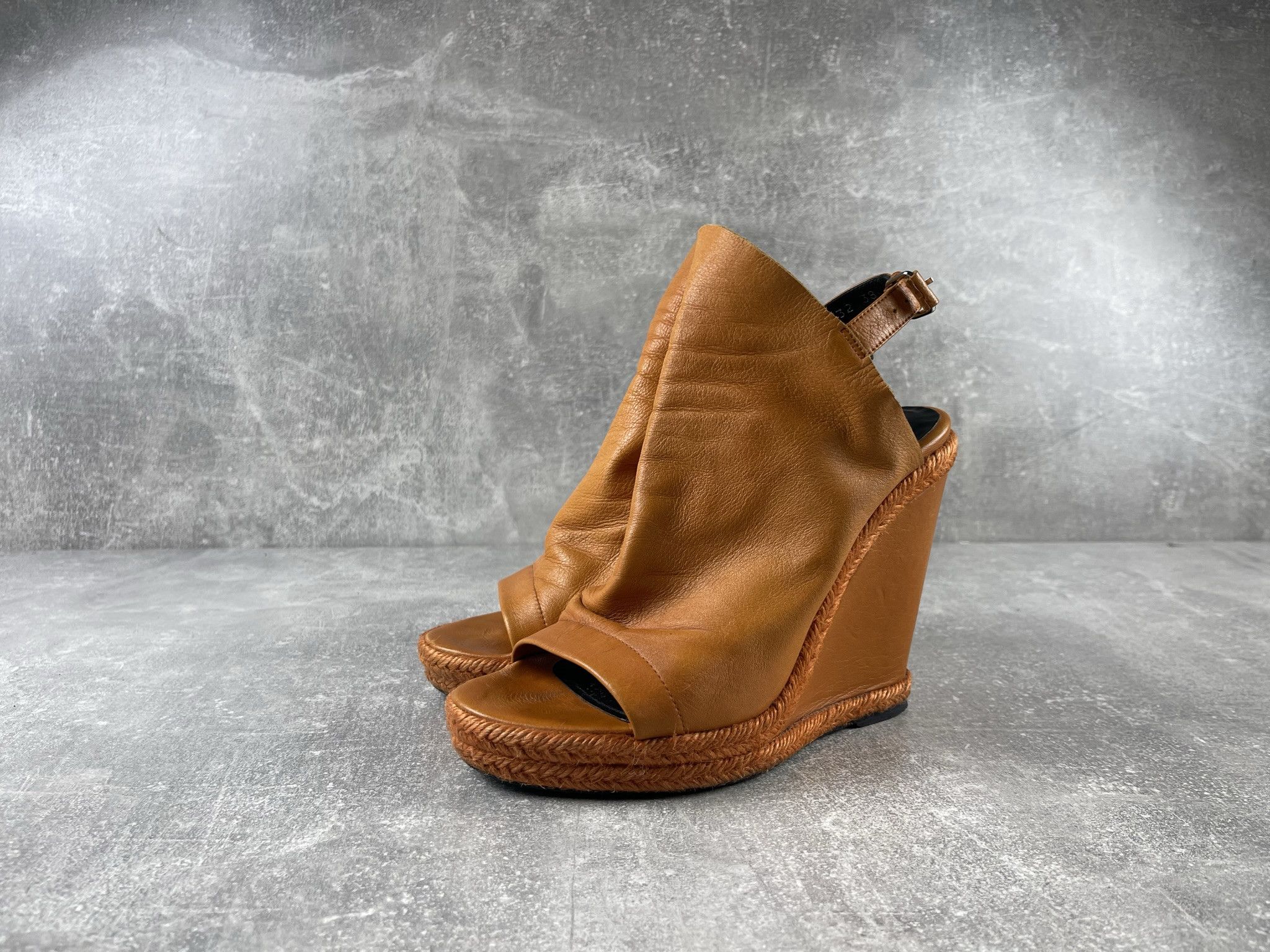 Balenciaga Balenciaga Paris orange leather slingback wedge heels shoe Size US 8 / IT 38 - 1 Thumbnail