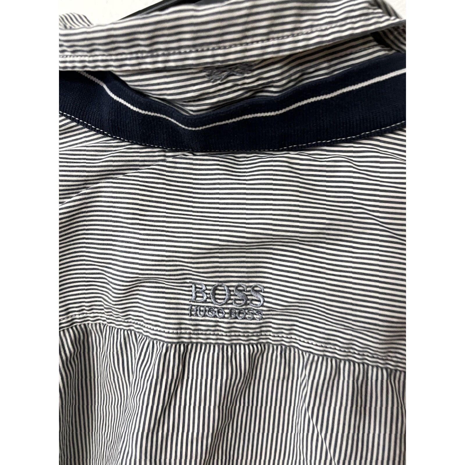 Vintage VINTAGE Boss Gray Striped Shirt Size L Mens Long Sleeve Spread Collar Embroidered Logo Size US L / EU 52-54 / 3 - 6 Thumbnail