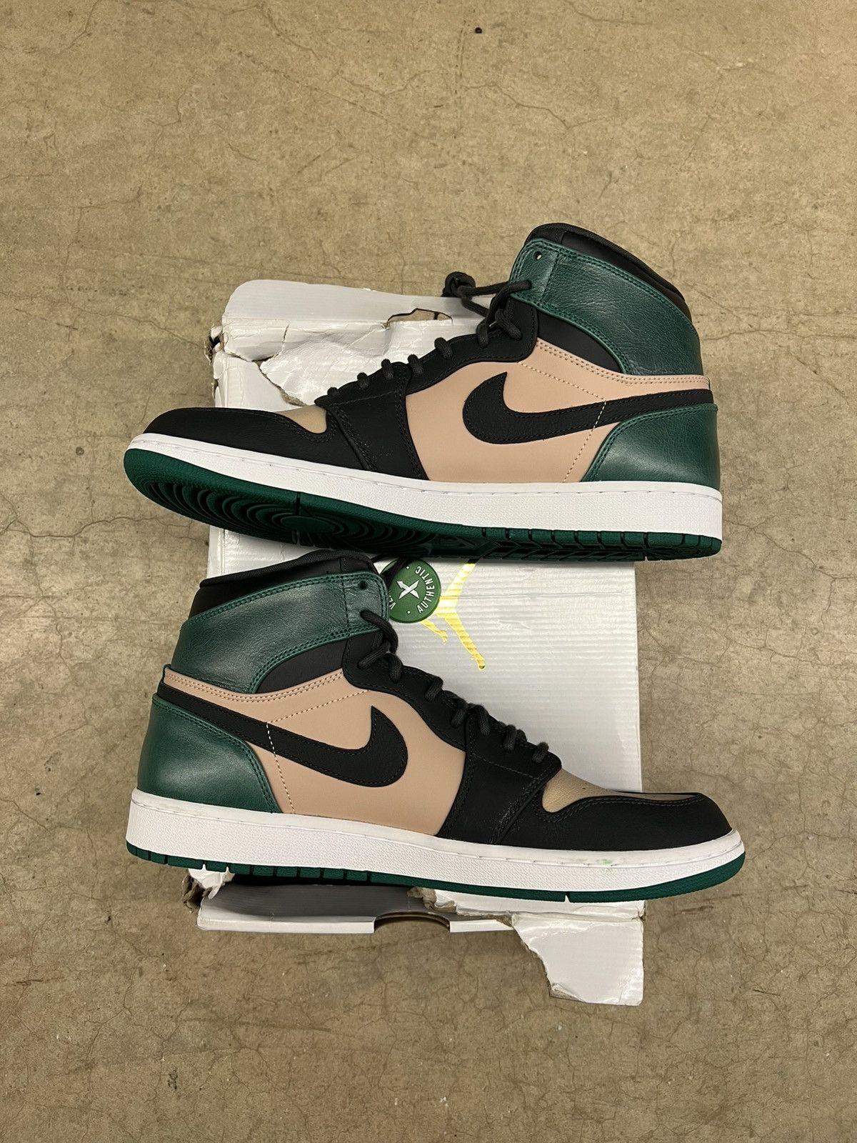 Jordan Brand Jordan 1 High Premium WMNS Mystic Green Size 12W Size US 12 / IT 42 - 3 Thumbnail
