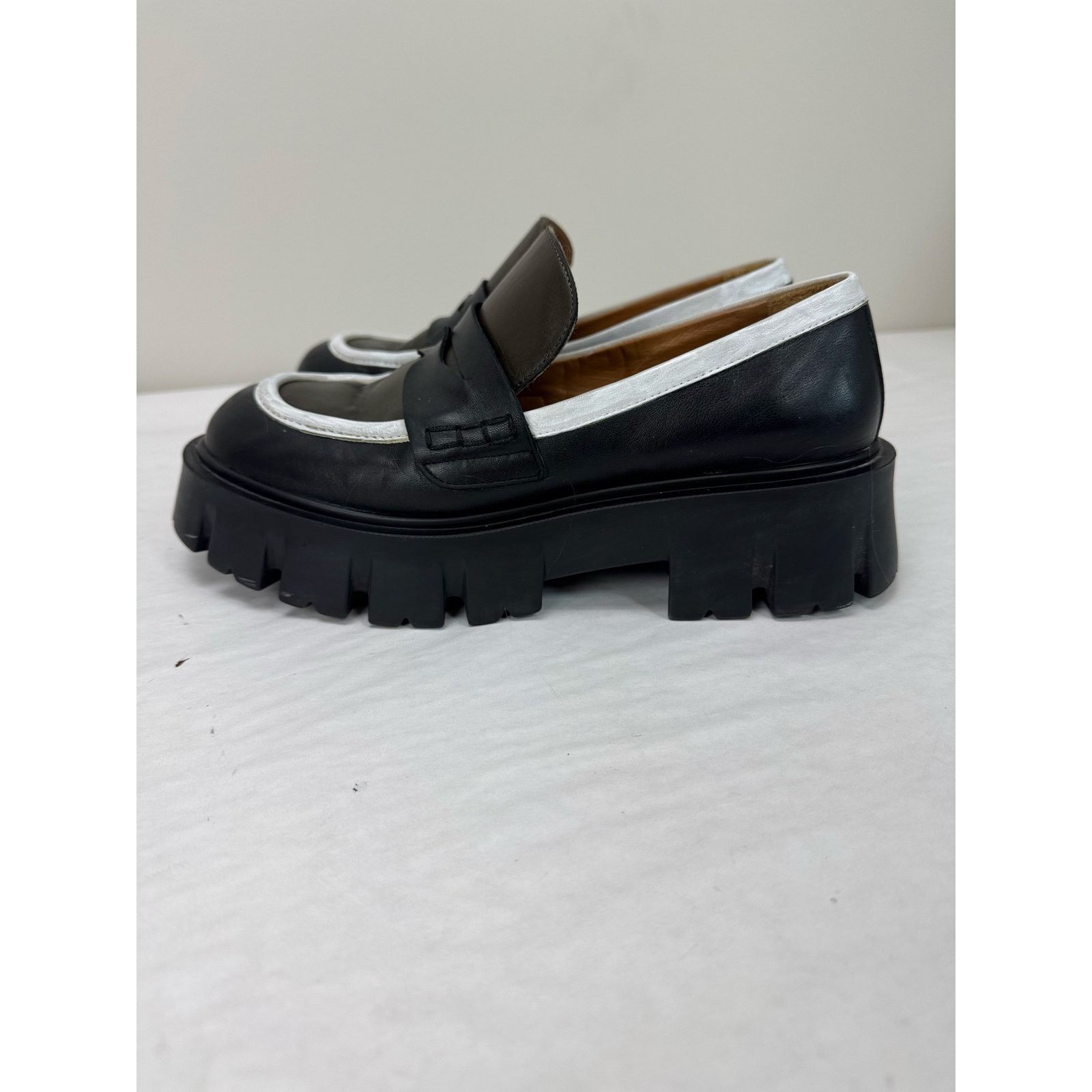 Other Akaada Mikki Black Brown Chunky Loafers Italy Leather Lug 41 Size US 10 / IT 40 - 2 Thumbnail