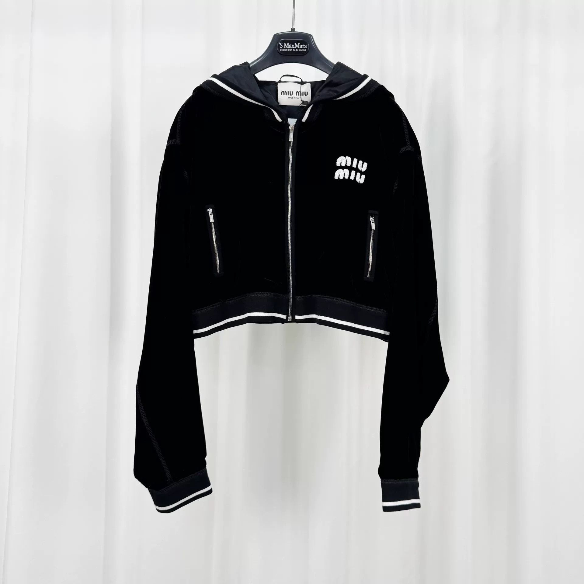 Miu Miu miu miu black velvet embroidered zip jacket Size US L / EU 52-54 / 3 - 1 Thumbnail