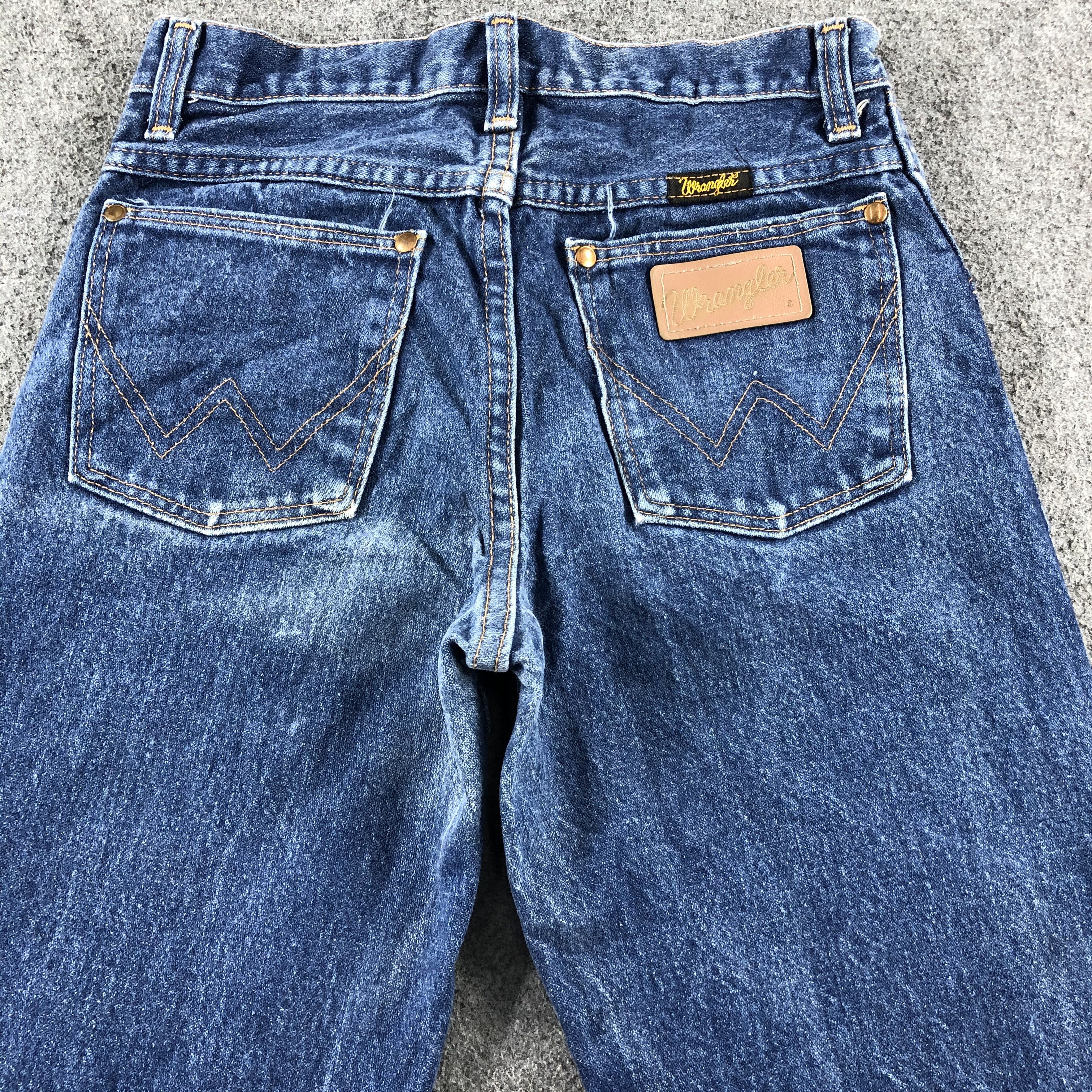Vintage Vintage Blue Wash Wrangler Jeans-J2404 Size US 26 / EU 42 - 4 Thumbnail