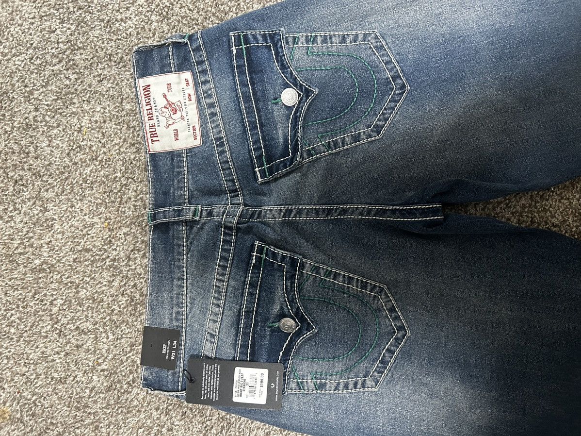 True Religion True Religion mid-rise, straight or bootcut jeans Size US 31 - 5 Thumbnail