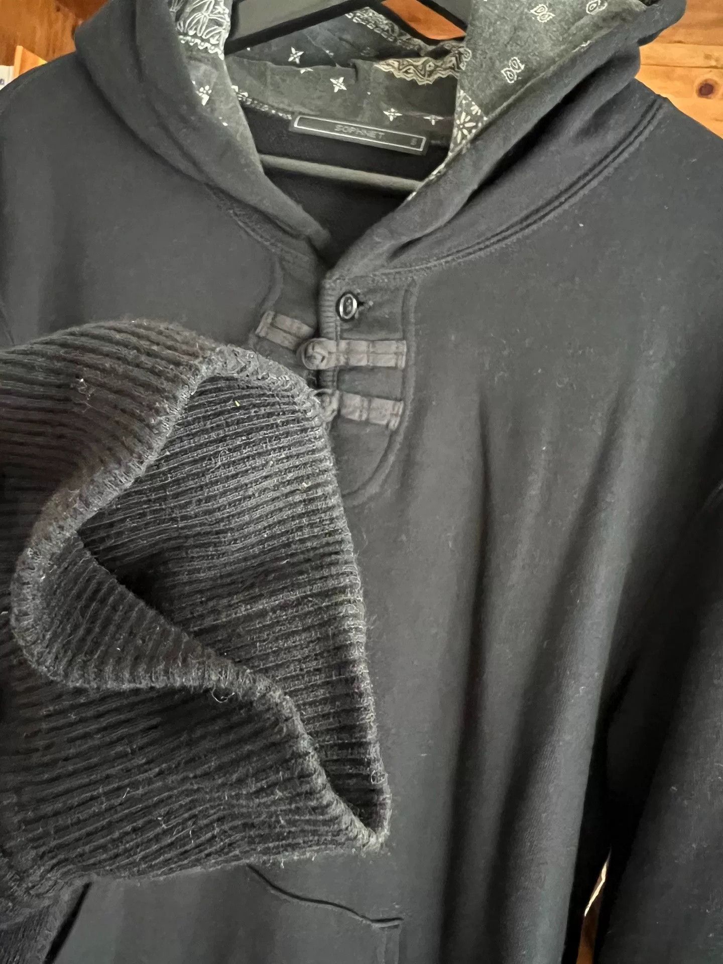 Sophnet. Sophnet Black Paisley Frog Button Hoodie Size US S / EU 44-46 / 1 - 5 Thumbnail