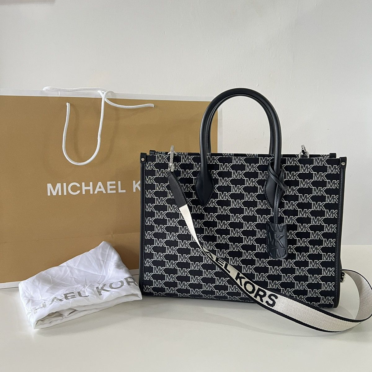 Michael Kors Authentic michael kors mirella black tote bag Size ONE SIZE - 1 Thumbnail
