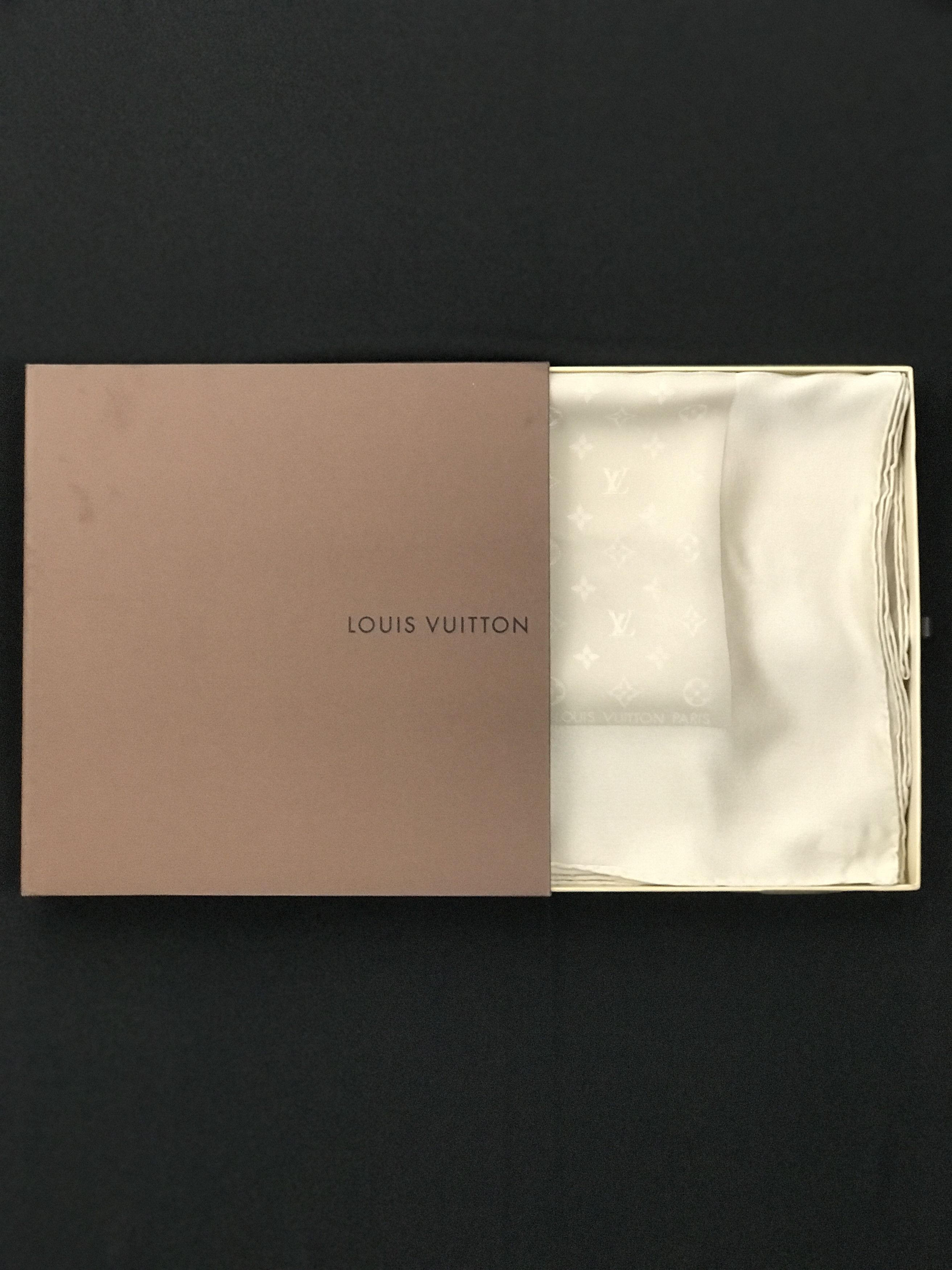 Louis Vuitton Louis Vuitton Monogram Silk Scarf Size ONE SIZE - 2 Thumbnail
