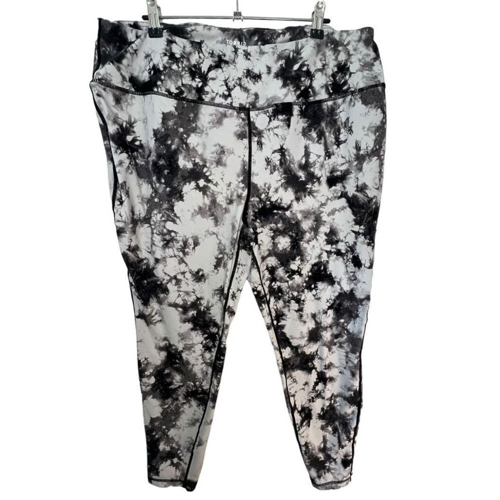 Torrid Torrid Black And Grey Marbled Leggings With Zipper Pocket Size 25" / US 0 / IT 36 - 1 Thumbnail