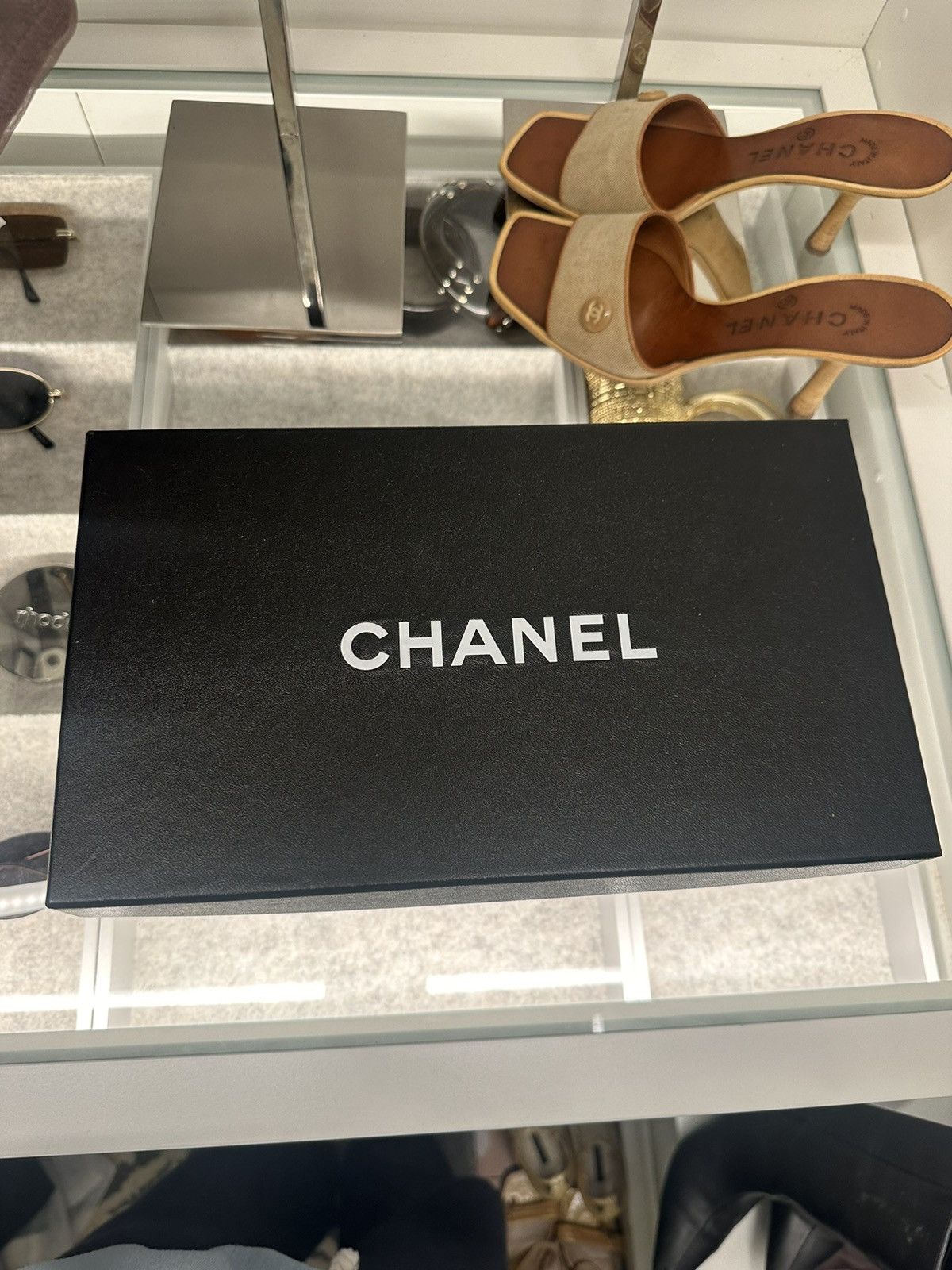Chanel Chanel brown and beige canvas mules size 35.5 Size US 5.5 / IT 35.5 - 8 Thumbnail