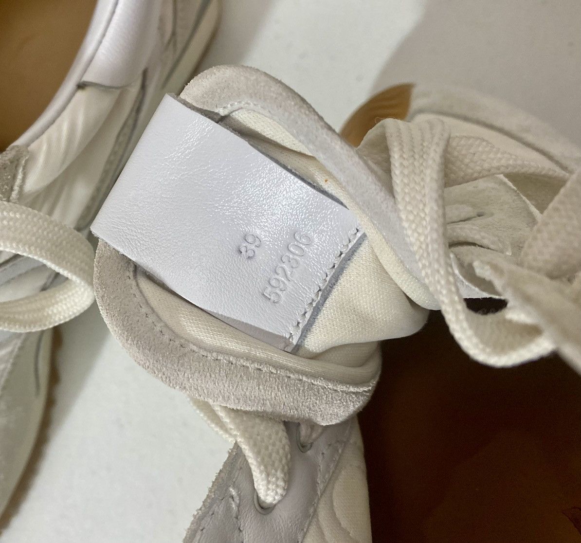 Loewe Loewe 🇮🇹 Flow Retro Runner Sneakers White Techno Suede 9 US Size US 9 / IT 39 - 10 Thumbnail