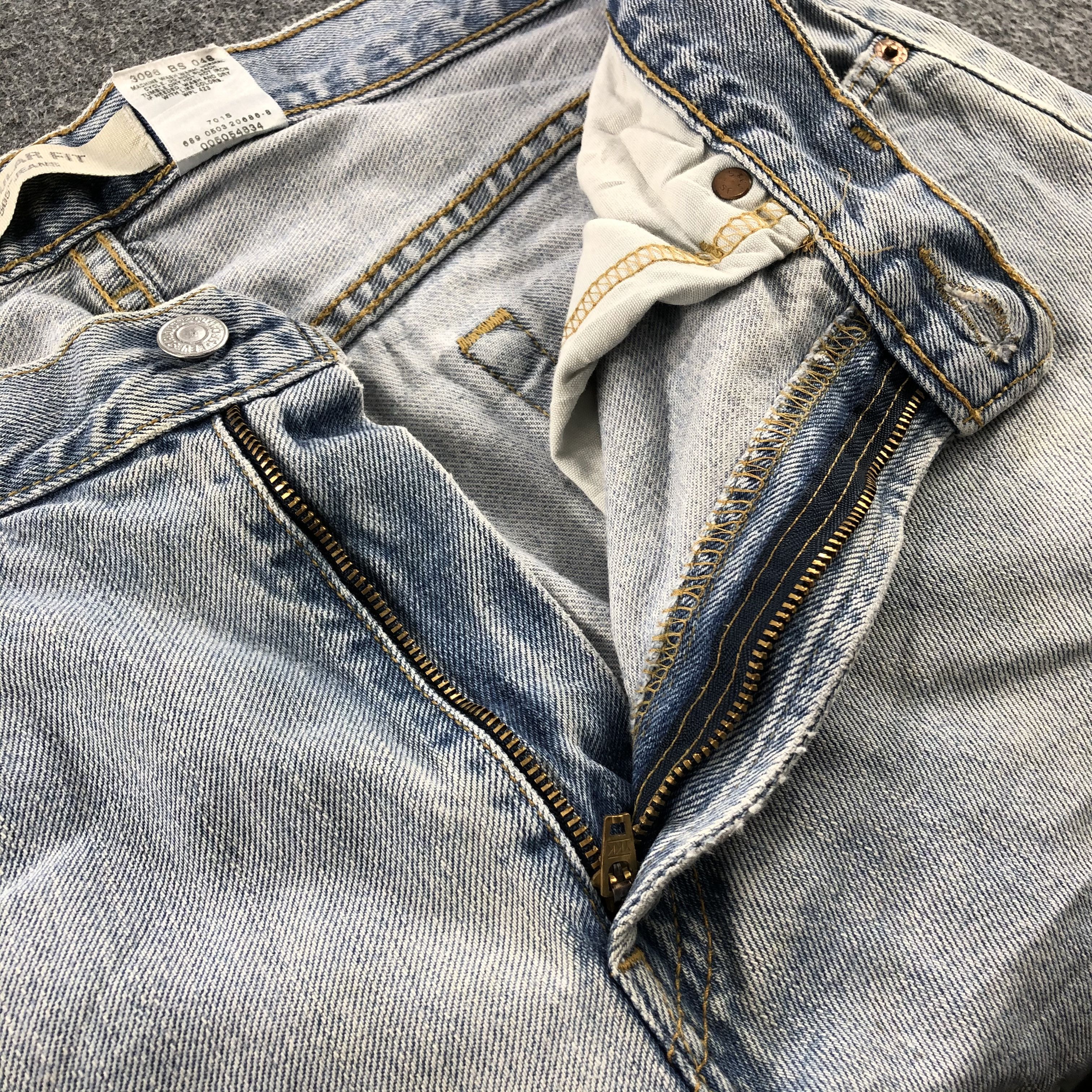 Levi's Vintage Light Wash Levis 505 Jeans- J1380 Size US 33 - 8 Thumbnail