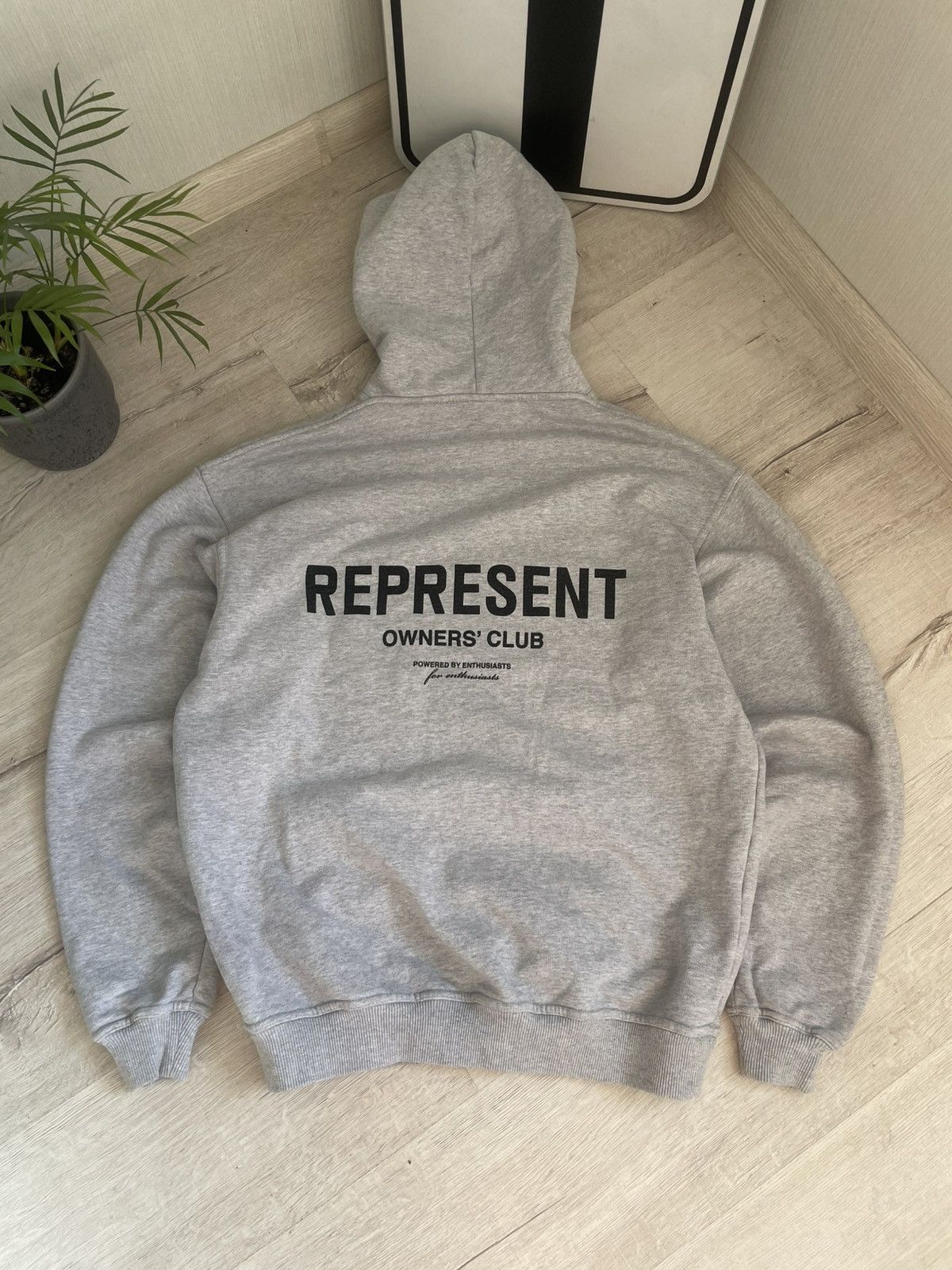 Designer × Represent Clo. Represent Clo Big Logo Hoodie Owners Club Hypebeast Minimal Size US S / EU 44-46 / 1 - 4 Thumbnail