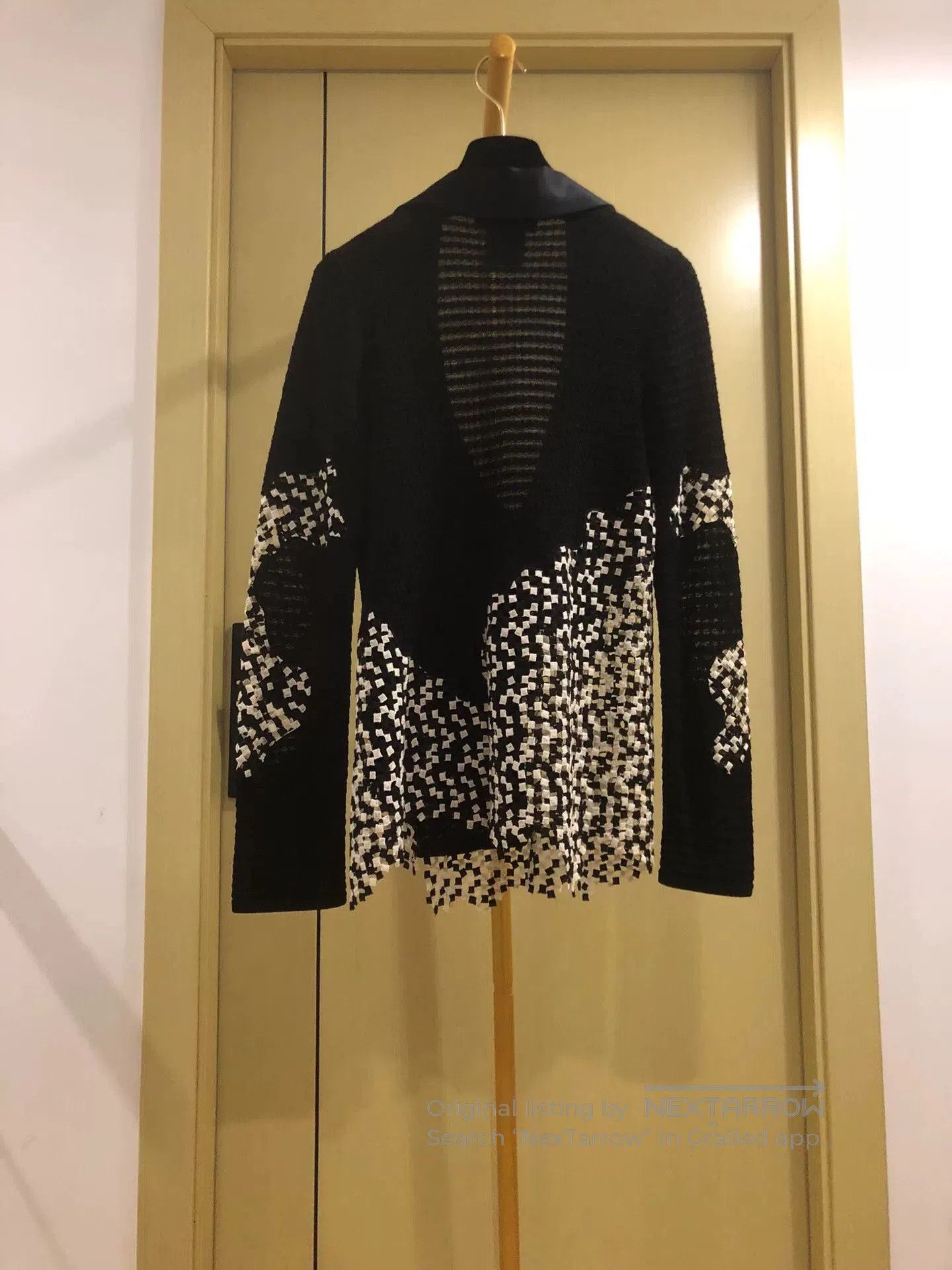 Chanel Chanel Black and White Silk Jacket. Size XXS / US 00 / IT 34 - 2 Thumbnail