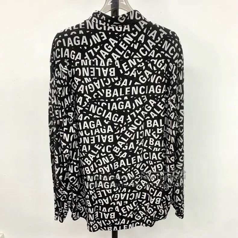 Balenciaga Balenciaga Letter all-over print button-down pointed colla Size XS / US 0-2 / IT 36-38 - 6 Thumbnail