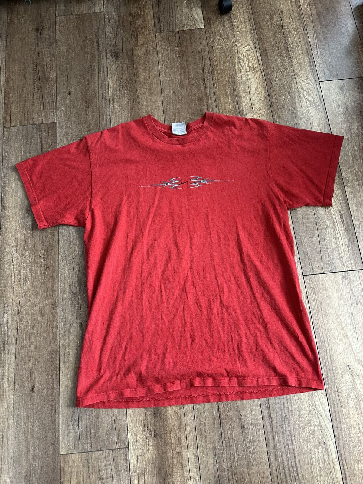 Nike Nike Vintage RARE Big Logo Y2K T-Shirt 90s Size US L / EU 52-54 / 3 - 2 Thumbnail