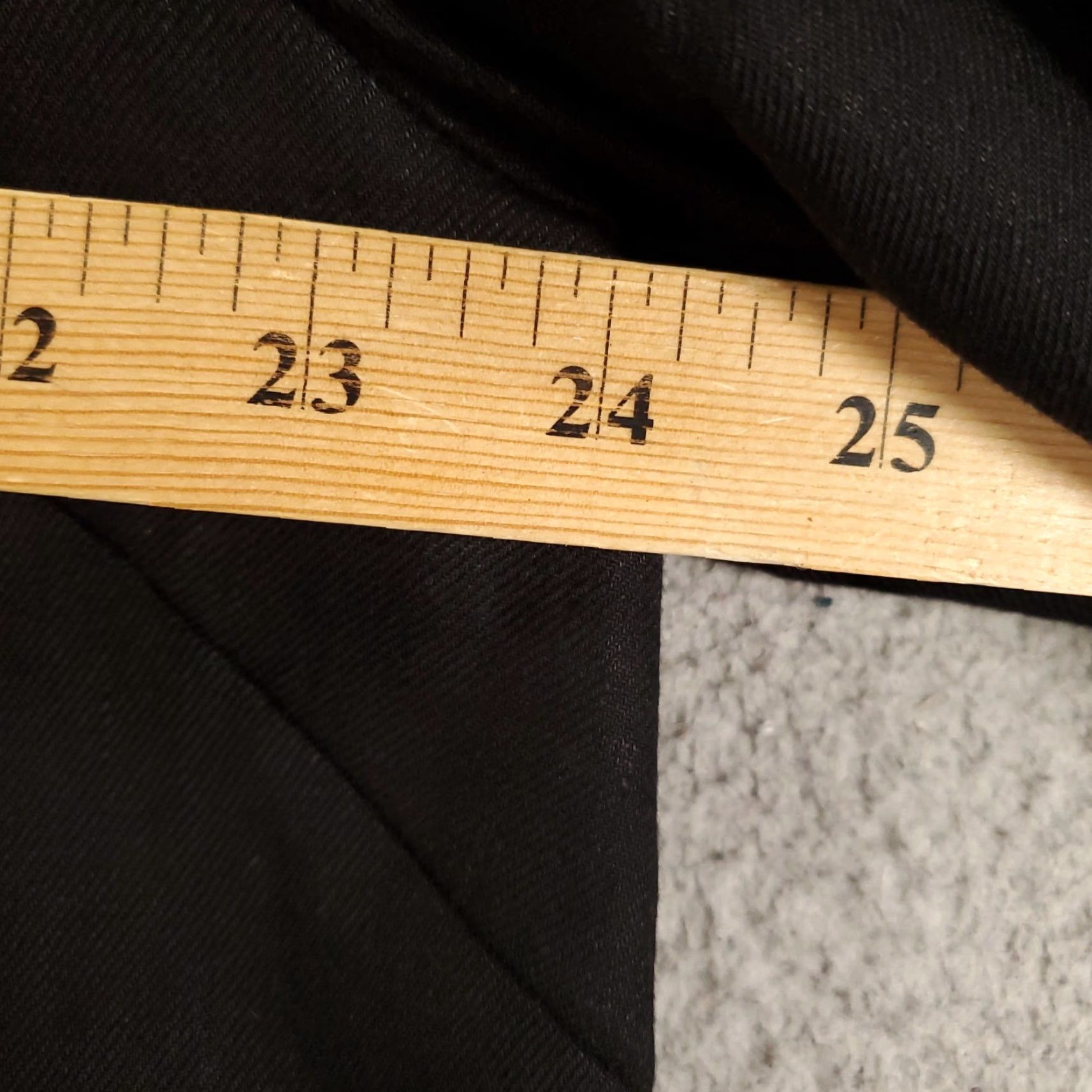 Vintage Susan Graver Cardigan Womens Size 14 Black Solid Knit Long Sleeve with Puka Shell Trim Size XL / US 12-14 / IT 48-50 - 4 Thumbnail