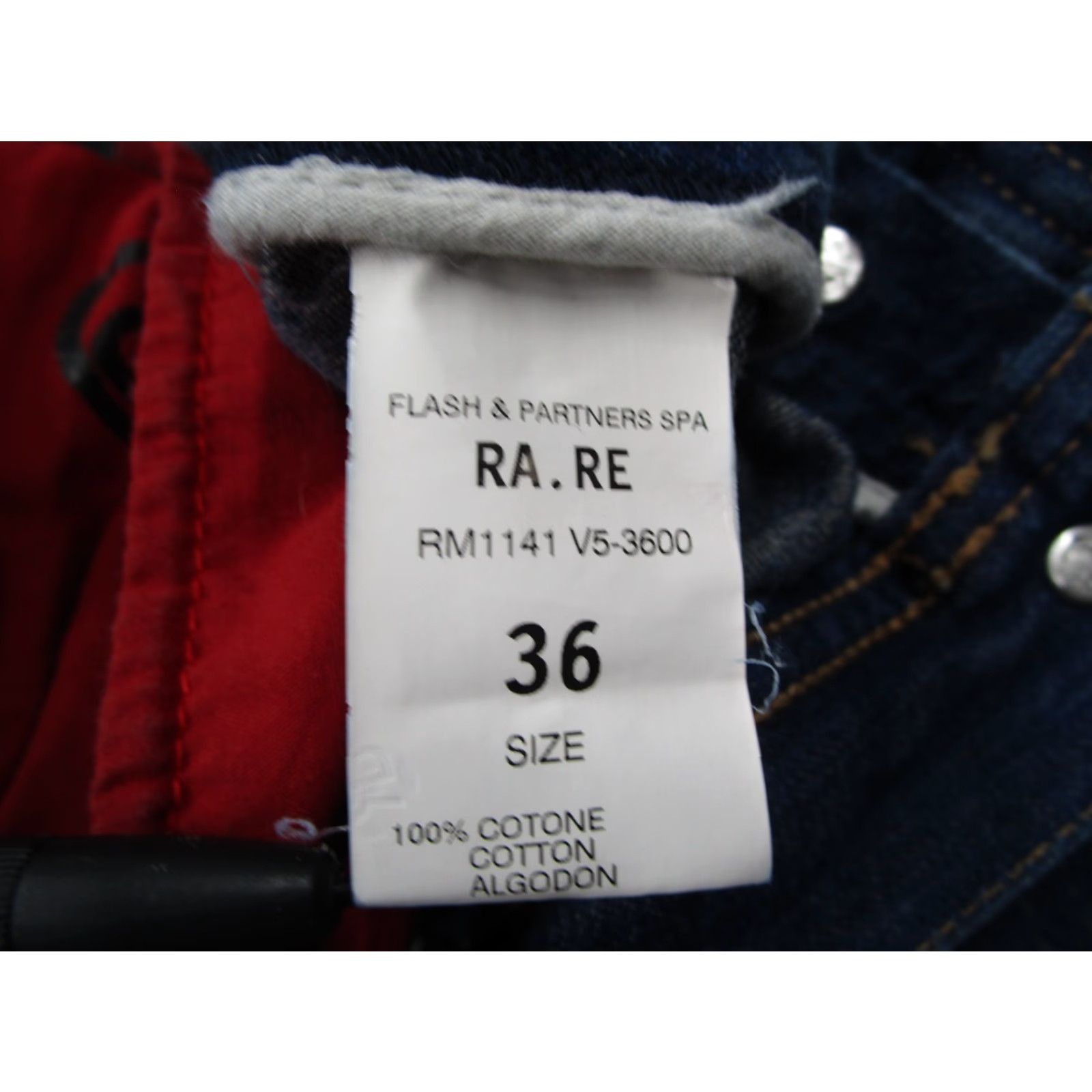 Vintage VINTAGE Ra-Re Recycle Jeans Mens 36 Blue Distressed Straight Denim Button Fly 32x32 - 90s Retro Hipster City Bohemian Mens Jeans Size US 36 / EU 52 - 4 Thumbnail