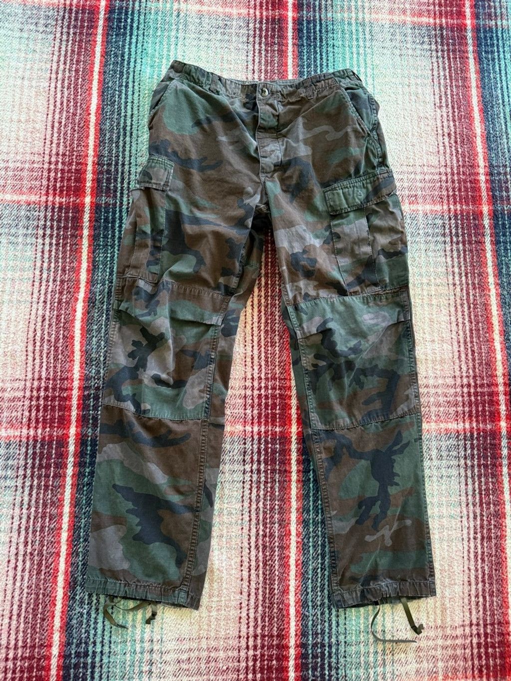 Vintage Vintage Distressed US Military Woodland Camo Cargo Pants 32x Size US 32 / EU 48 - 1 Thumbnail