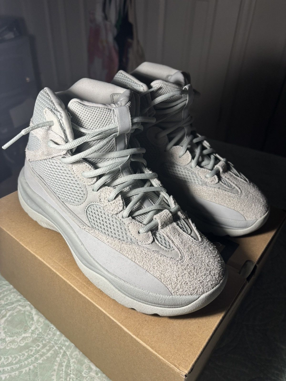 Yeezy Yeezy Boots Mint Size US 9 / EU 42 - 1 Thumbnail