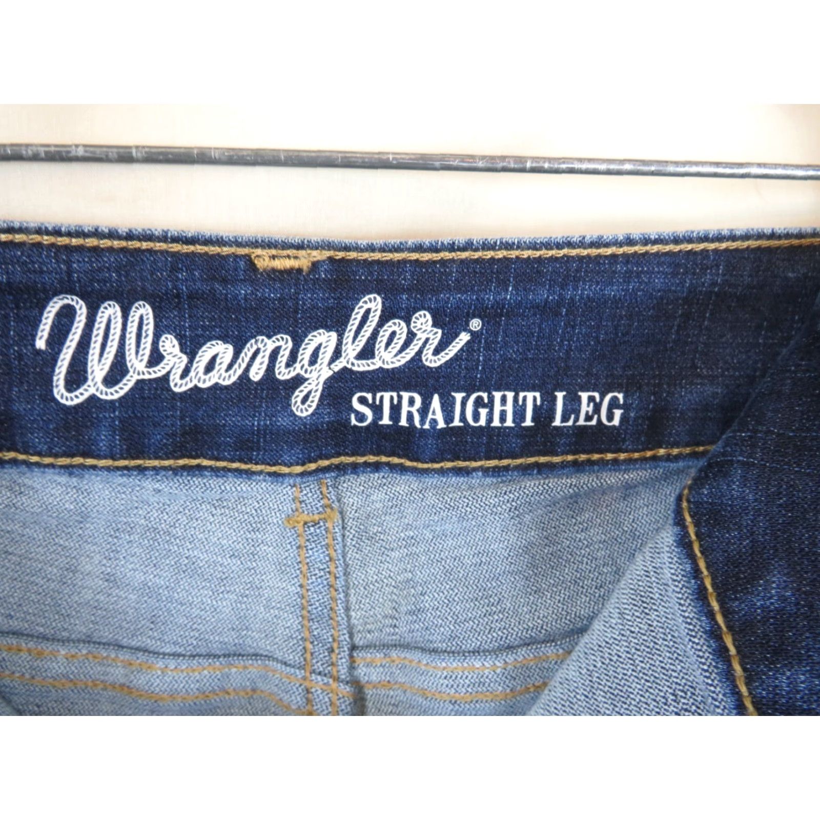 Wrangler NWT Wrangler Jeans Women Straight Leg 19X34 Blue Denim Pants NWT Wrangler Jeans Women Straight Leg 19X34 Blue denim pants Size 40" / US 18 - 4 Thumbnail