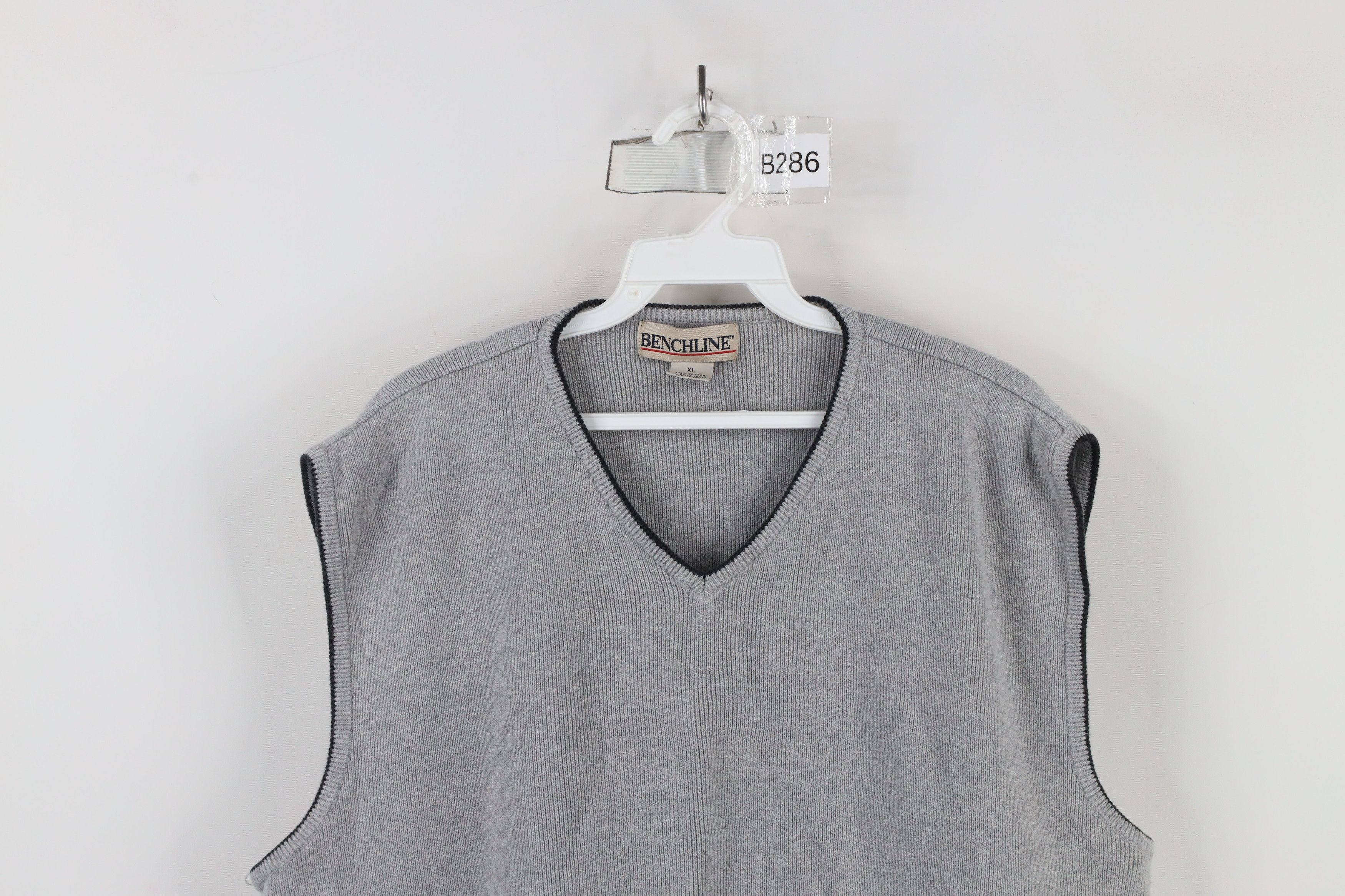Vintage Vintage 90s Streetwear Ribbed Knit V-Neck Sweater Vest Gray Size US XL / EU 56 / 4 - 2 Thumbnail