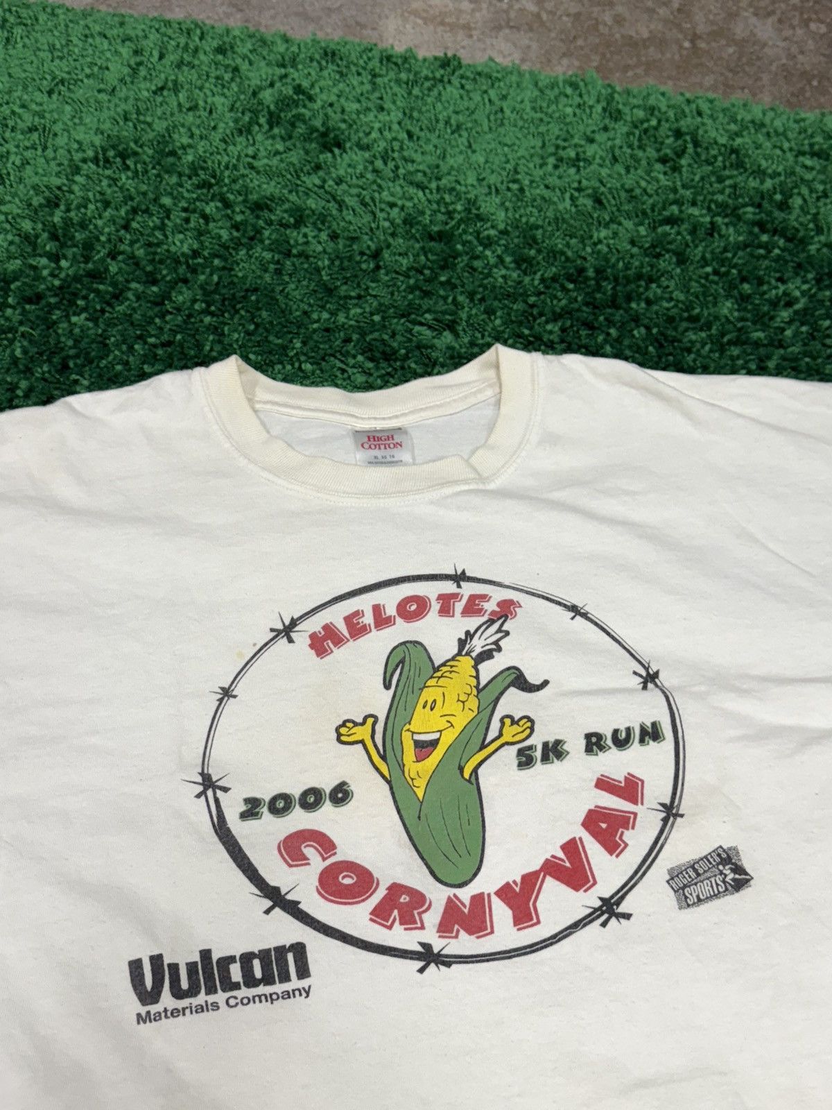 Vintage Vintage Helotes Corn Cartoon Mexico Food Snack Logo Tee XL Size US XL / EU 56 / 4 - 1 Thumbnail