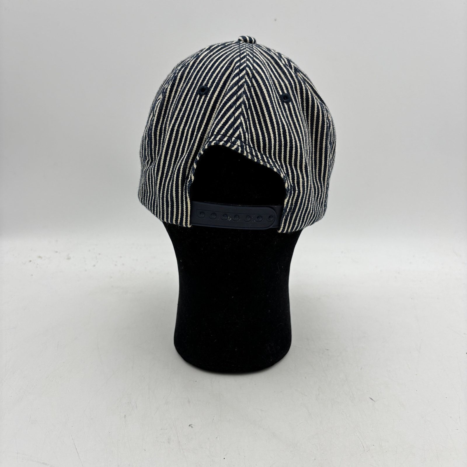 Supreme Supreme FW09 Striped Denim Levi's MFG Patch Hat Snapback Size ONE SIZE - 4 Thumbnail
