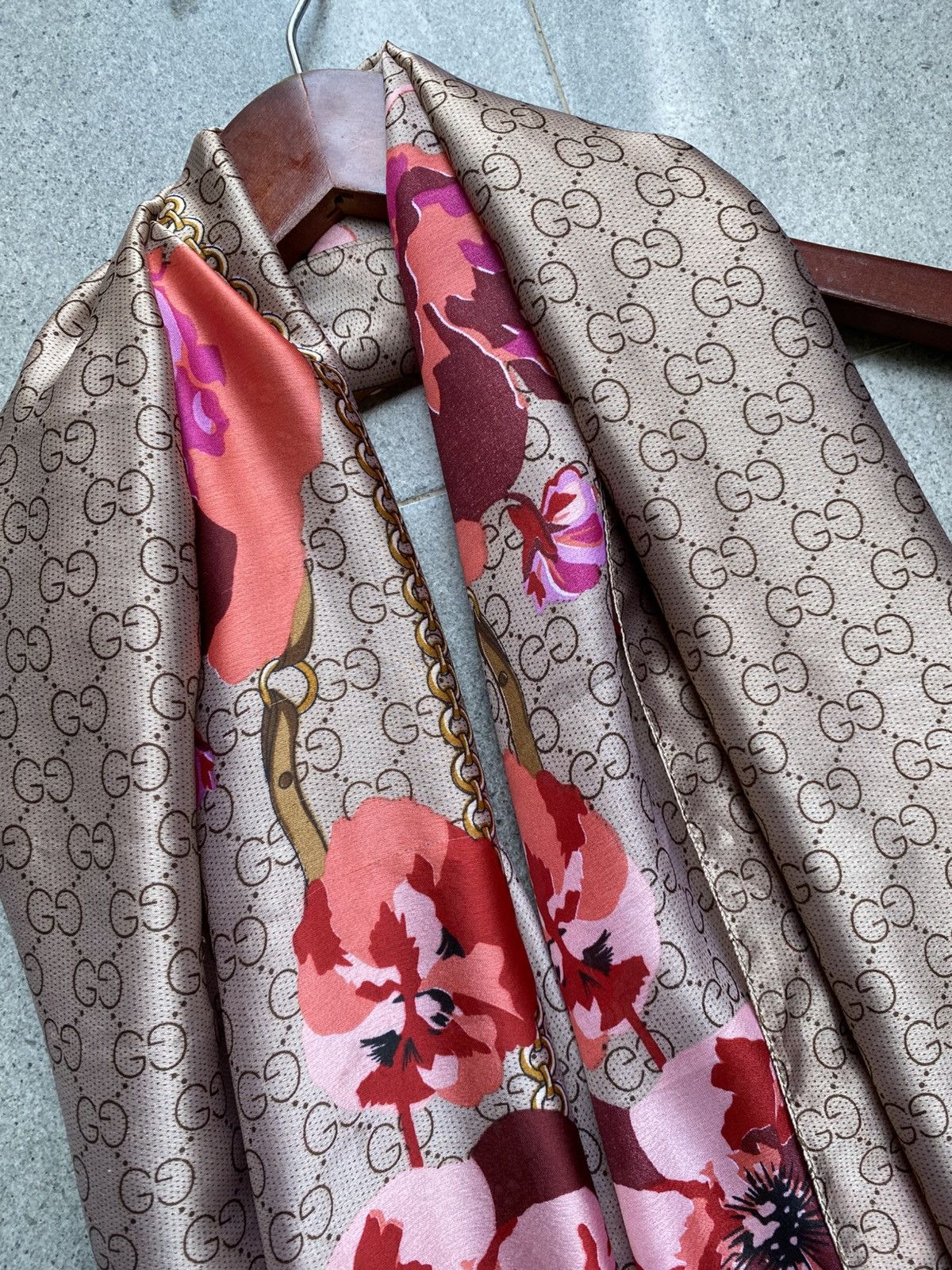 Gucci Gucci GG Monogram Floral Chain Silk Scarf Size ONE SIZE - 3 Thumbnail