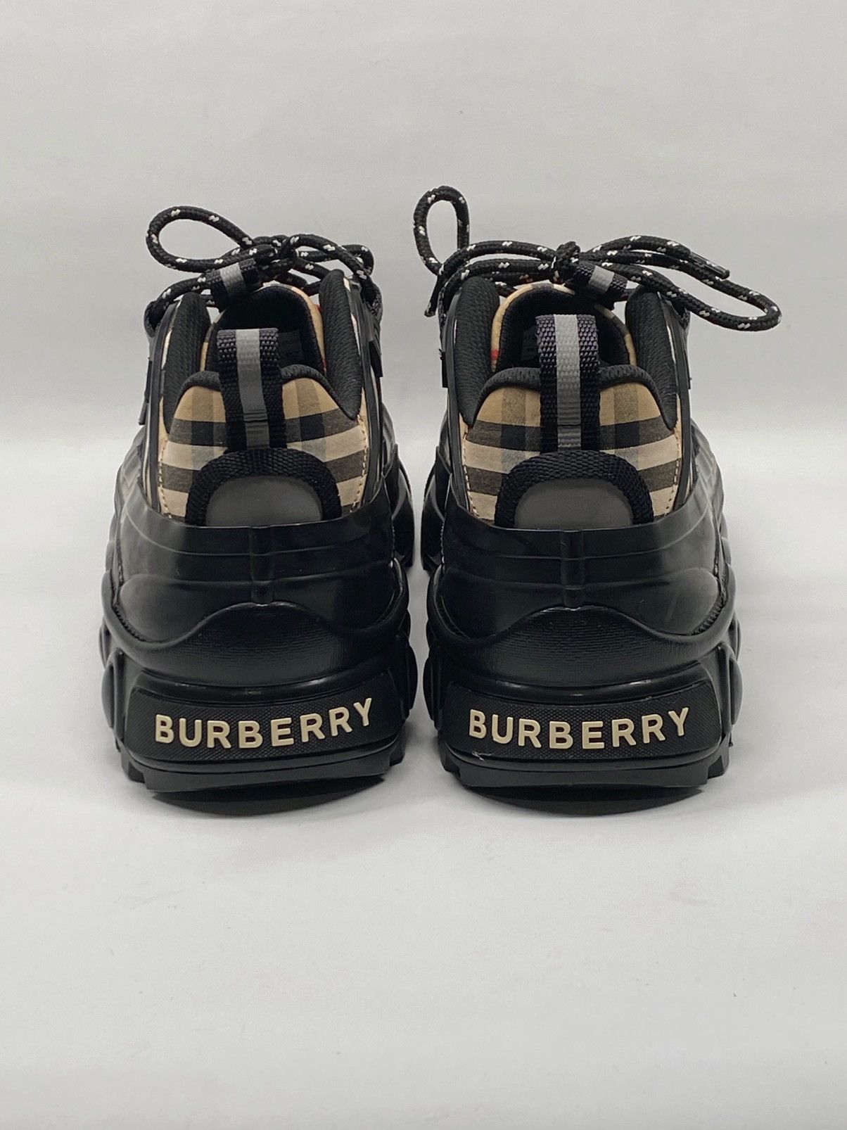 Burberry Burberry Arthur Vintage Check Sneakers size 40/us size 7 Size US 7 / EU 40 - 7 Thumbnail