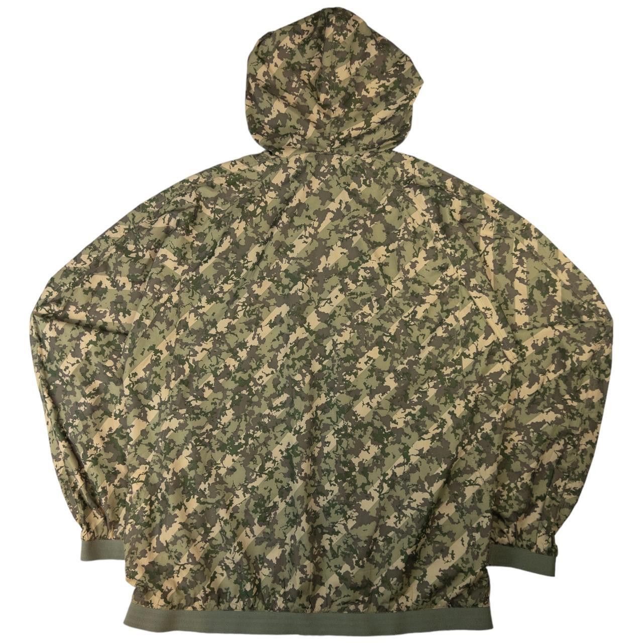 Nike Vintage Nike Camo Zip Up Jacket Size L Size US L / EU 52-54 / 3 - 2 Thumbnail