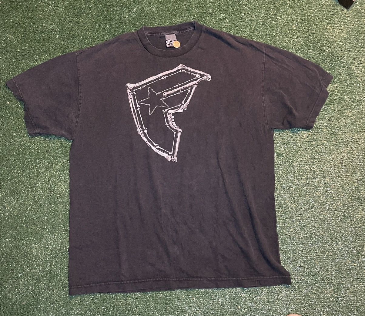 Famous Stars And Straps Y2K famous stars & straps tee Size US XL / EU 56 / 4 - 1 Thumbnail