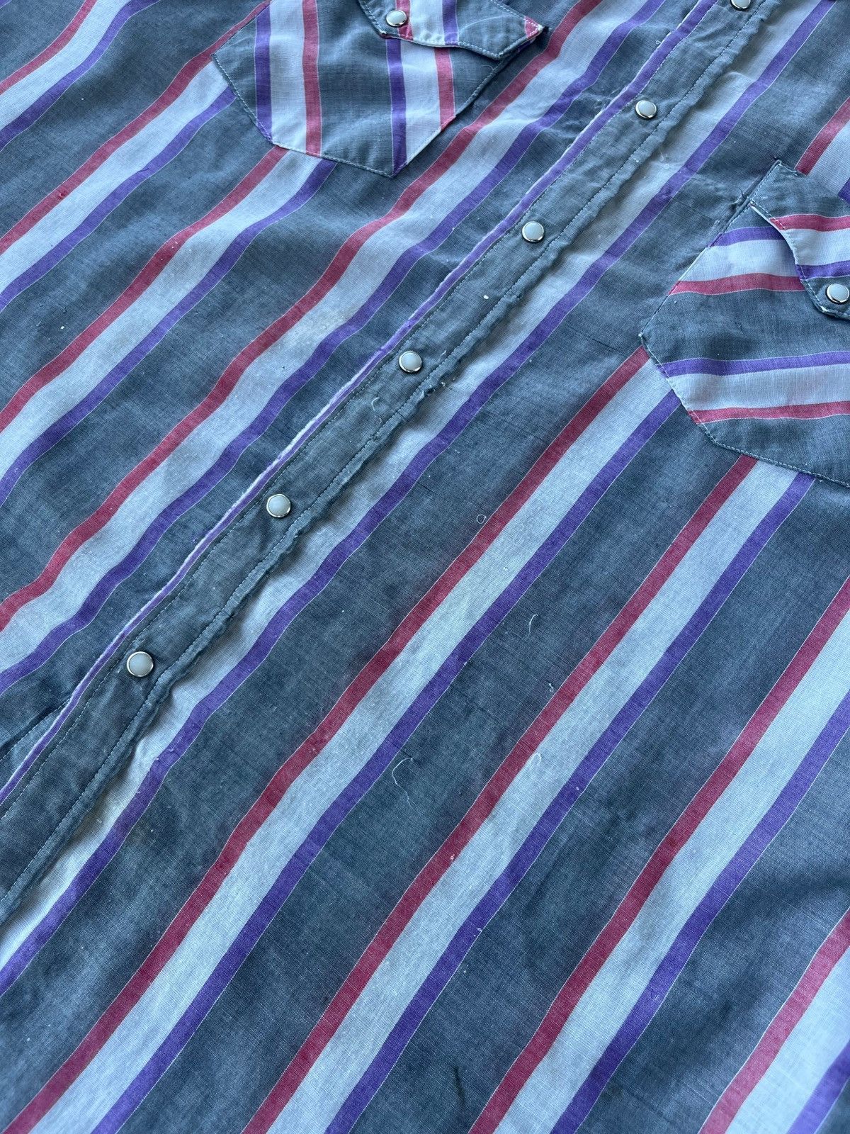 Vintage Vintage 1980s Striped Pearl Snap Thin Button Up Shirt Size US XL / EU 56 / 4 - 4 Thumbnail