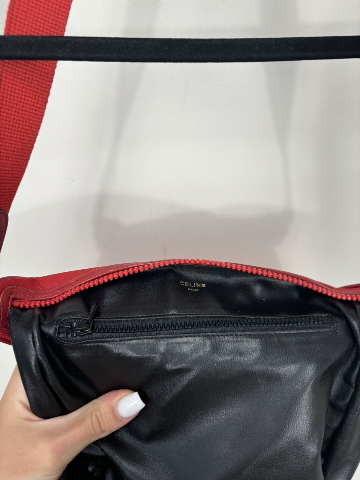 Celine Vintage Celine MO4 Red Fabric Minimalist Rare Shoulder Bag Size ONE SIZE - 16 Thumbnail