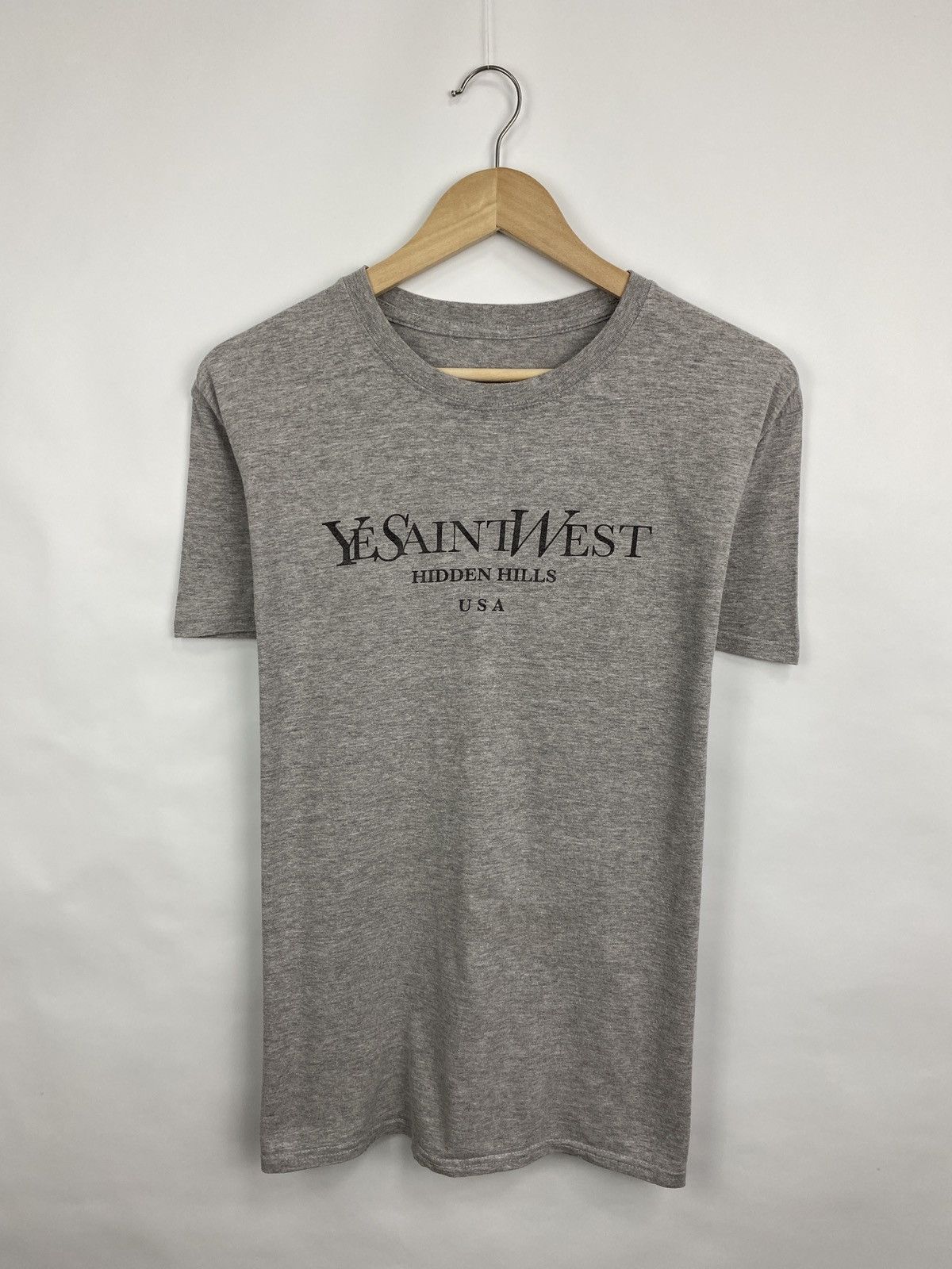 Japanese Brand 🇺🇸 Ye Saint West Hidden Hills USA Kanye West Print logo Y2K Size US M / EU 48-50 / 2 - 3 Thumbnail