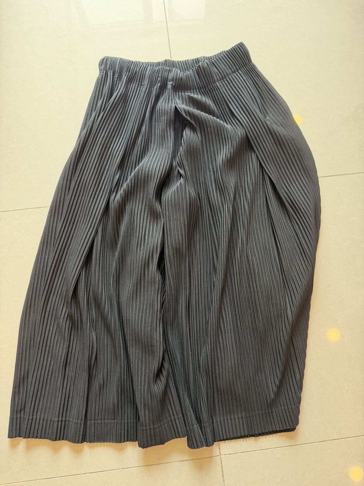 Homme Plisse Issey Miyake ISSEY MIYAKE HOMME PLISSE HAKAMA PANTS Size US 36 / EU 52 - 3 Thumbnail