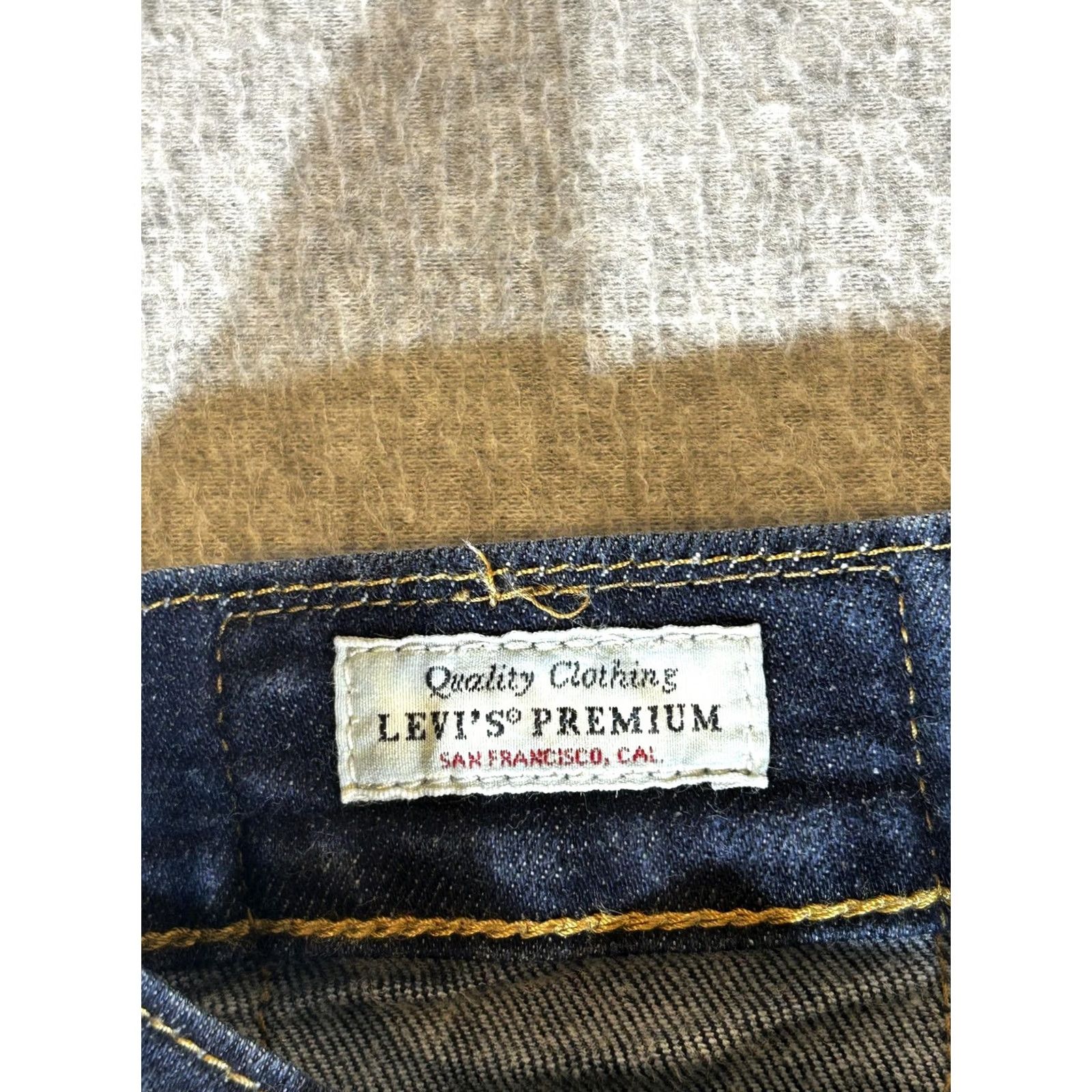 Levi's Levi's 511 Jeans Mens 29x30 Slim Tapered Dark Wash Blue Denim Stretch Premium Denim Jeans Slim Fit Levi's 511 Mens Dark Wash 29x30 Pants Women? Size US 29 - 6 Thumbnail