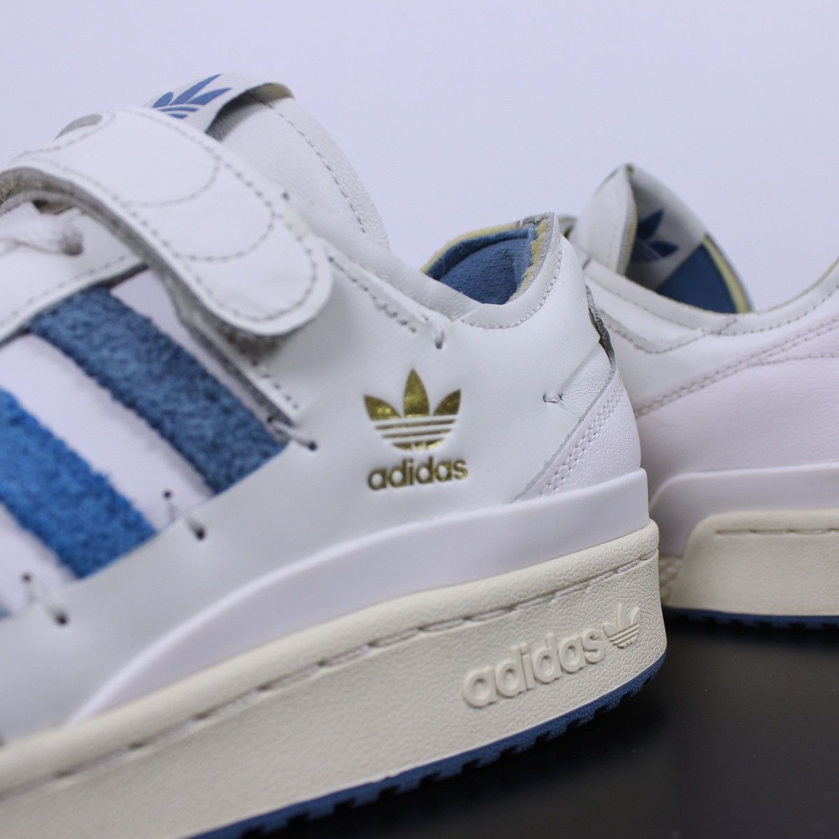 Adidas ADIDAS FORUM 84 LOW 'WHITE PULSE BLUE' Size US 11 / EU 44 - 5 Thumbnail