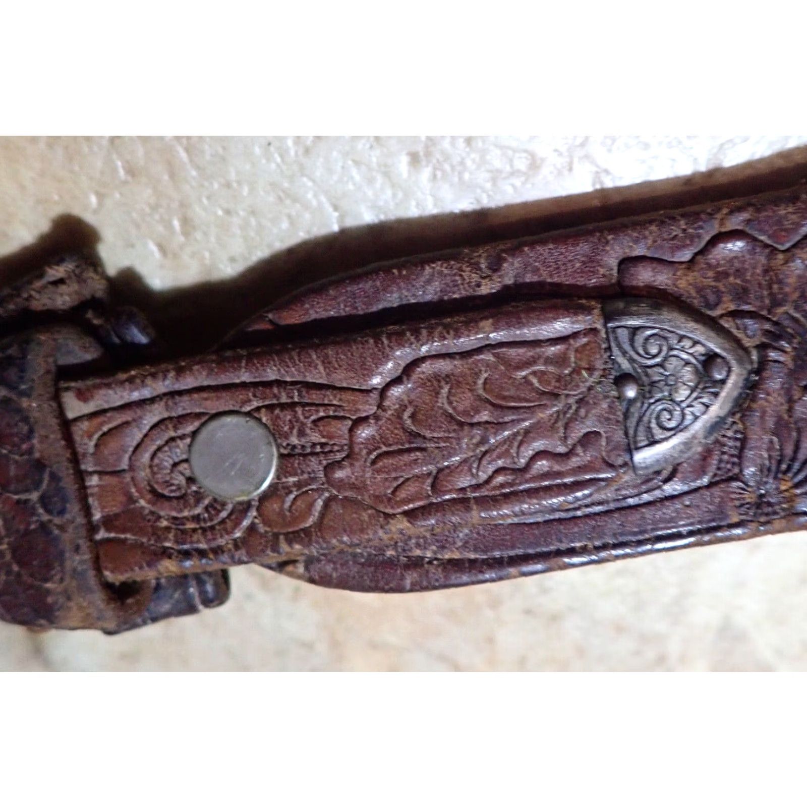 Vintage VINTAGE 1930s 40s Leather Belt Floral Leaf Tooled 1-1/4" Brown Handmade USA Unbranded Adult 26-28 Size ONE SIZE - 3 Thumbnail