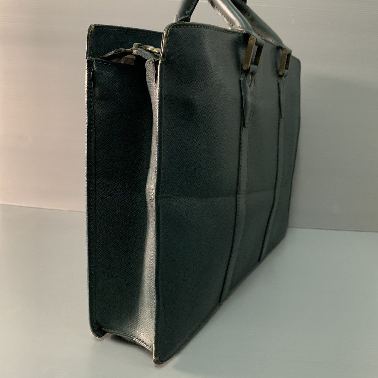 Louis Vuitton Louis Vuitton Taiga Green Briefcase Size ONE SIZE - 4 Thumbnail