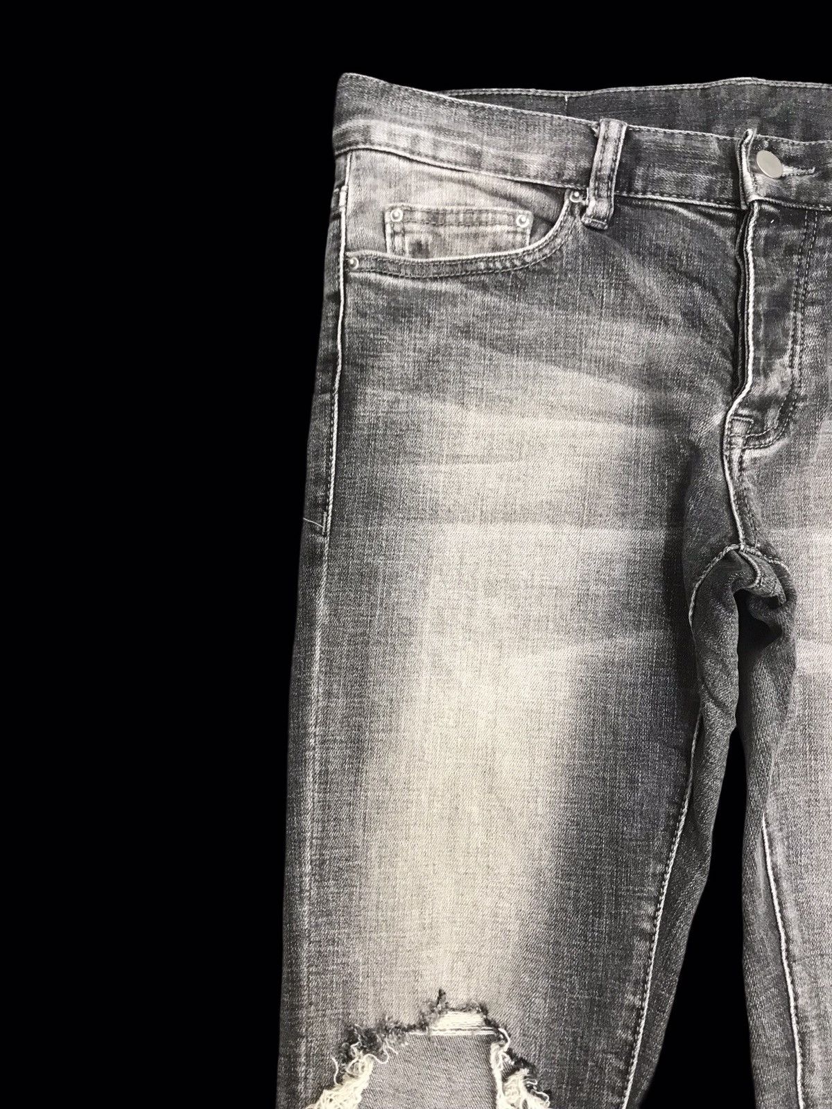 Japanese Brand 💥mnml Black Stone Wash Skinny Distressed Denim F191 Size US 32 / EU 48 - 4 Thumbnail