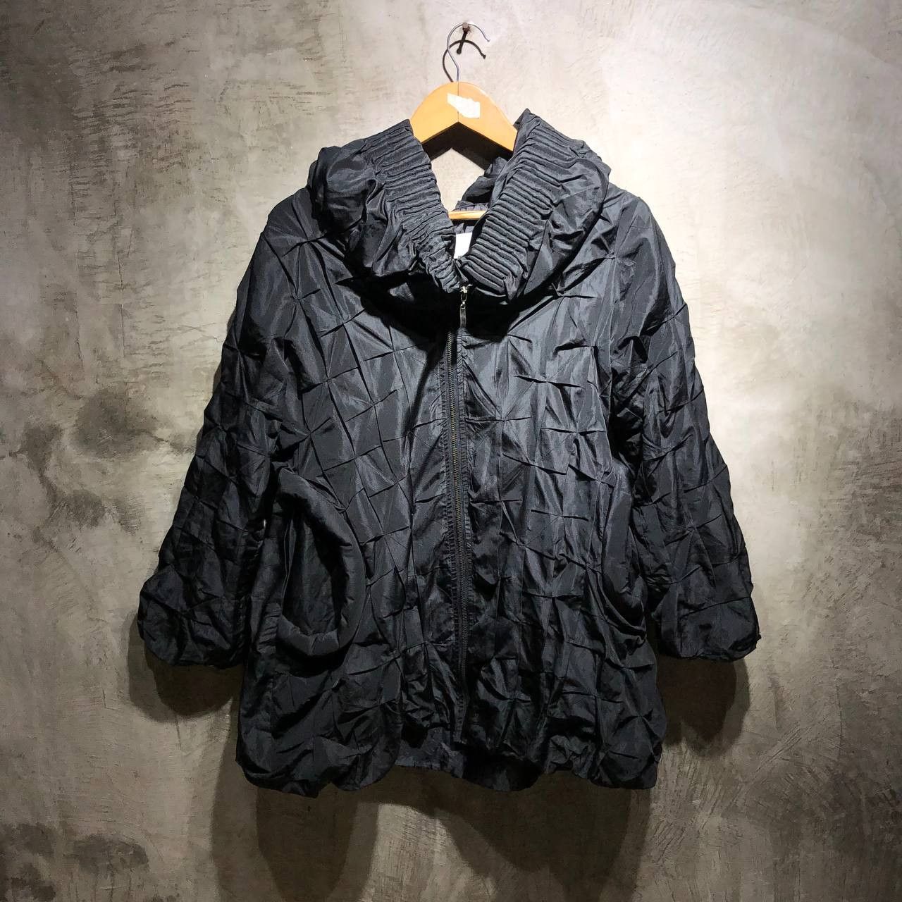 Lanvin Lanvin Avant Garde Geometric pleated oversized jacket Size US L / EU 52-54 / 3 - 1 Thumbnail